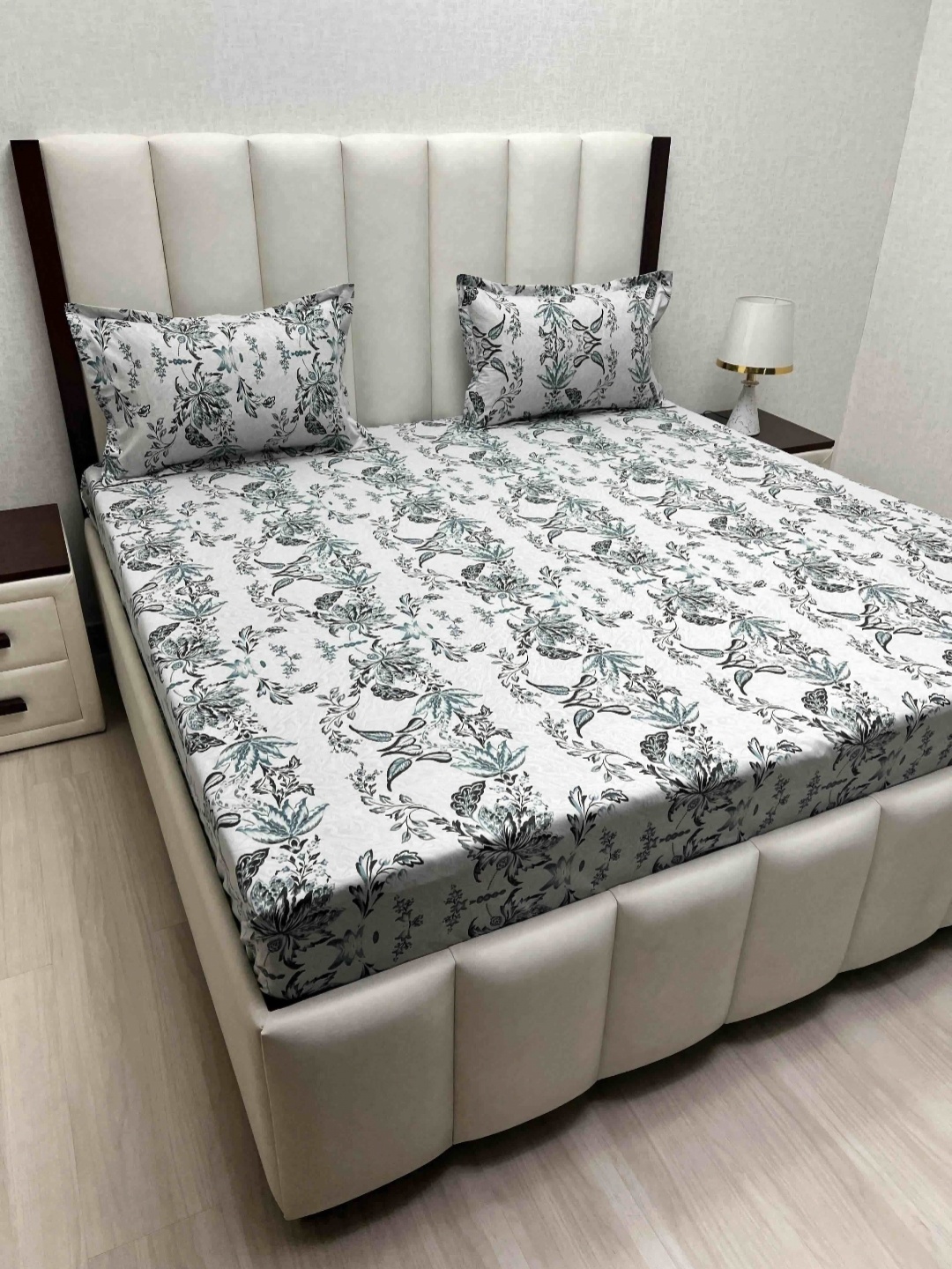 Pure Decor Velar Fur Sib Blue Printed 300 TC Pure Cotton King Bedsheet Set- 2.74m x 2.74m
Pure Decor Velar Fur Sib Blue Printed 300 TC Pure Cotton King Bedsheet Set- 2.74m x 2.74m