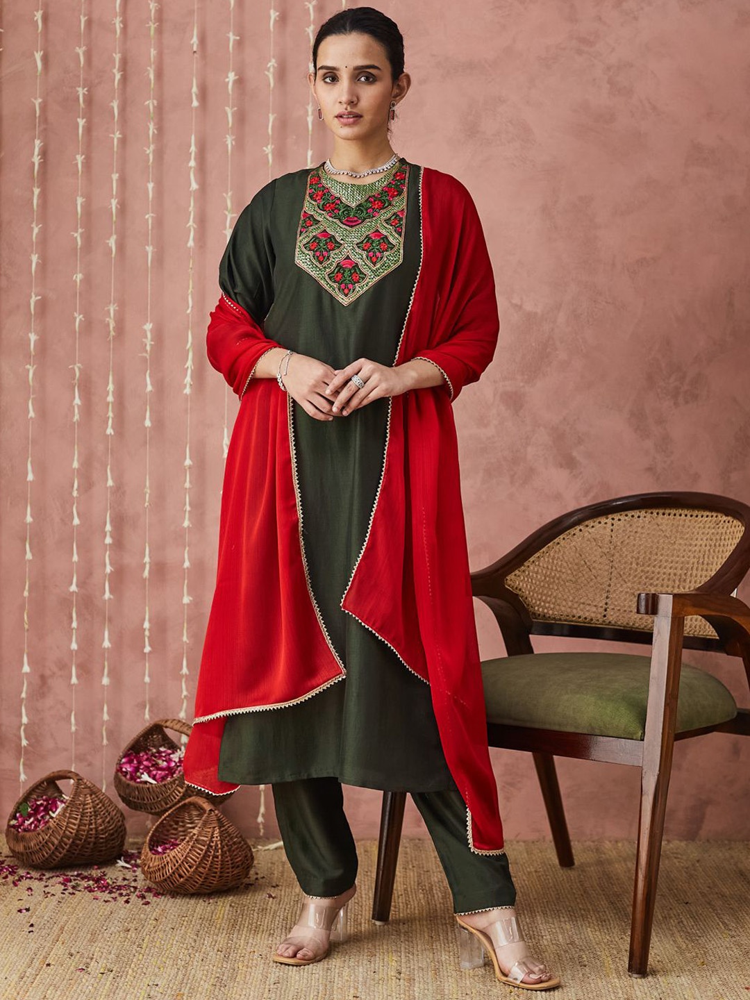 SANSKAR Floral Embroidered Round Neck Sequinned Straight Kurta With Trouser & Dupatta, Green
SANSKAR Floral Embroidered Round Neck Sequinned Straight Kurta With Trouser & Dupatta, Green