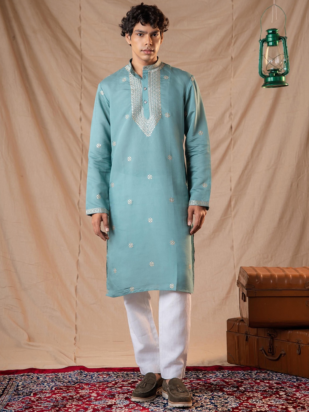 5 Stitch Ethnic Motifs Embroidered Sequinned Band Collar Straight Kurta With Pyjamas, Green
5 Stitch Ethnic Motifs Embroidered Sequinned Band Collar Straight Kurta With Pyjamas, Green