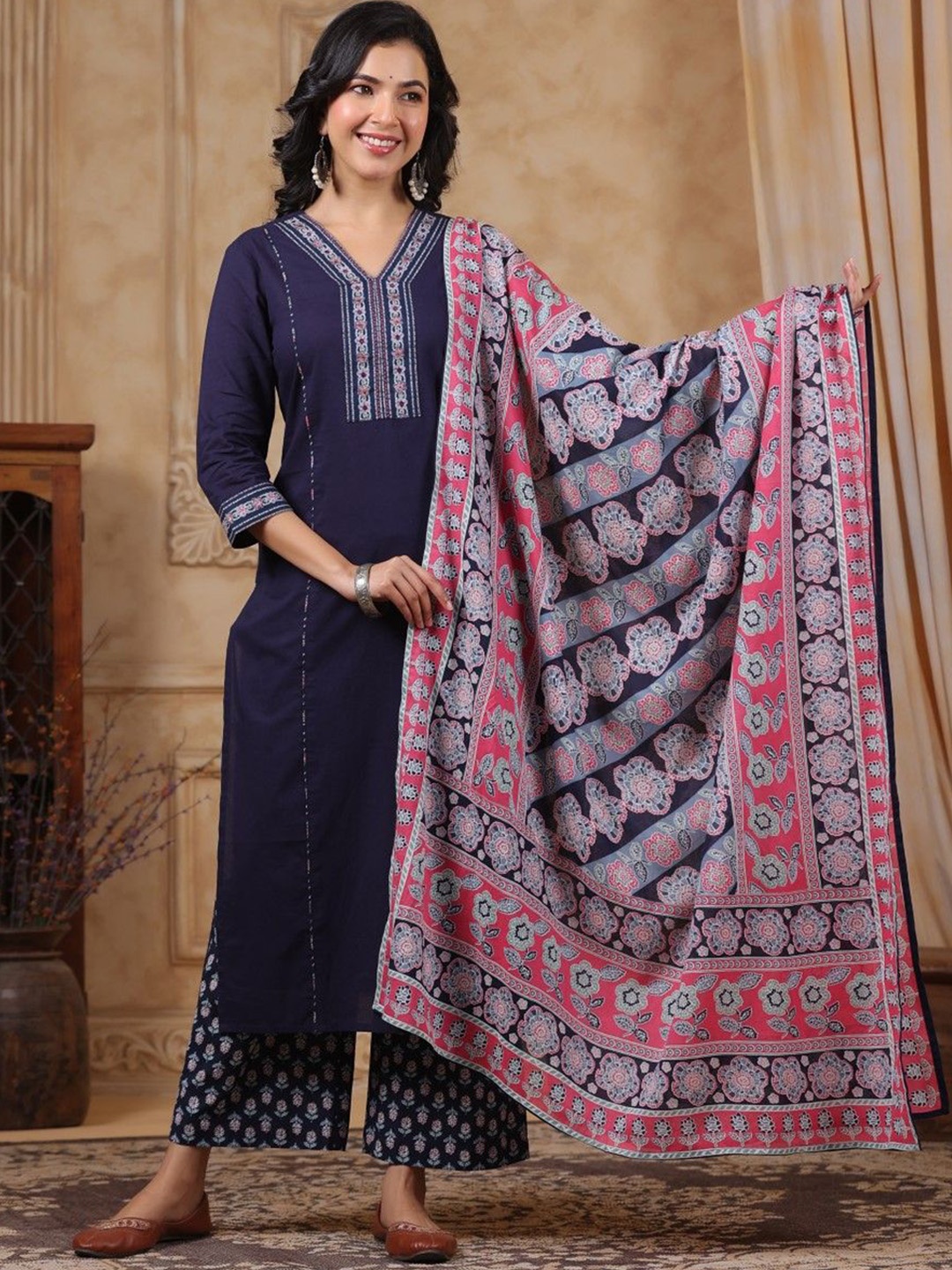 AUTUMN LANE Ethnic Motifs Embroidered V-Neck Pure Cotton Kurta with Trouser And Dupatta, Blue
AUTUMN LANE Ethnic Motifs Embroidered V-Neck Pure Cotton Kurta with Trouser And Dupatta, Blue