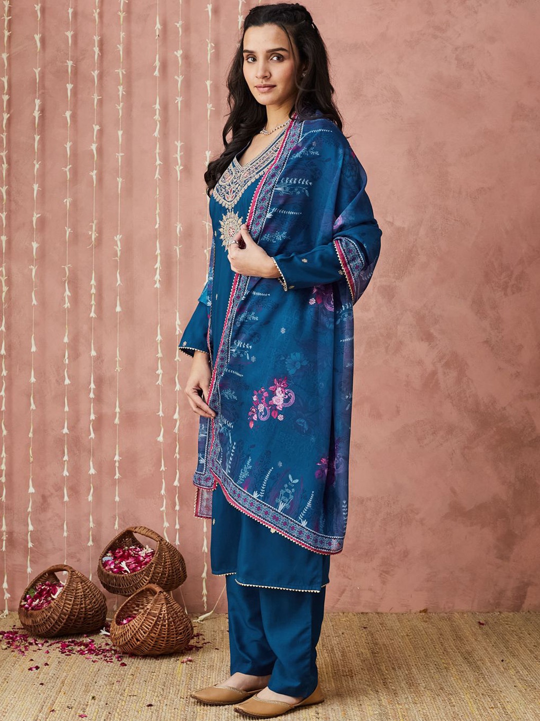 SANSKAR Ethnic Motifs Embroidered V-Neck Sequinned Straight Kurta With Trouser & Dupatta, Blue
SANSKAR Ethnic Motifs Embroidered V-Neck Sequinned Straight Kurta With Trouser & Dupatta, Blue