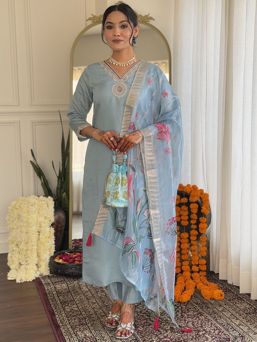 KALINI Ethnic Motifs Embroidered Chanderi Silk Straight Kurta With Trousers And Dupatta, Grey
KALINI Ethnic Motifs Embroidered Chanderi Silk Straight Kurta With Trousers And Dupatta, Grey