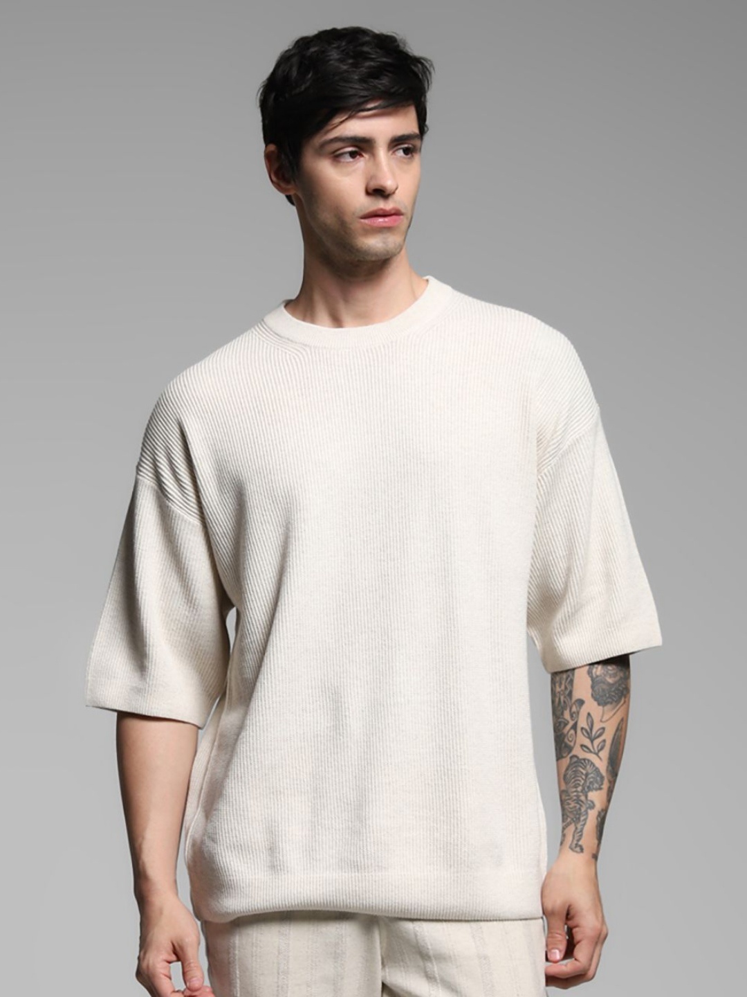 Jack & Jones Men Solid Round Neck Cotton Oversized T-shirt, Off white
Jack & Jones Men Solid Round Neck Cotton Oversized T-shirt, Off white