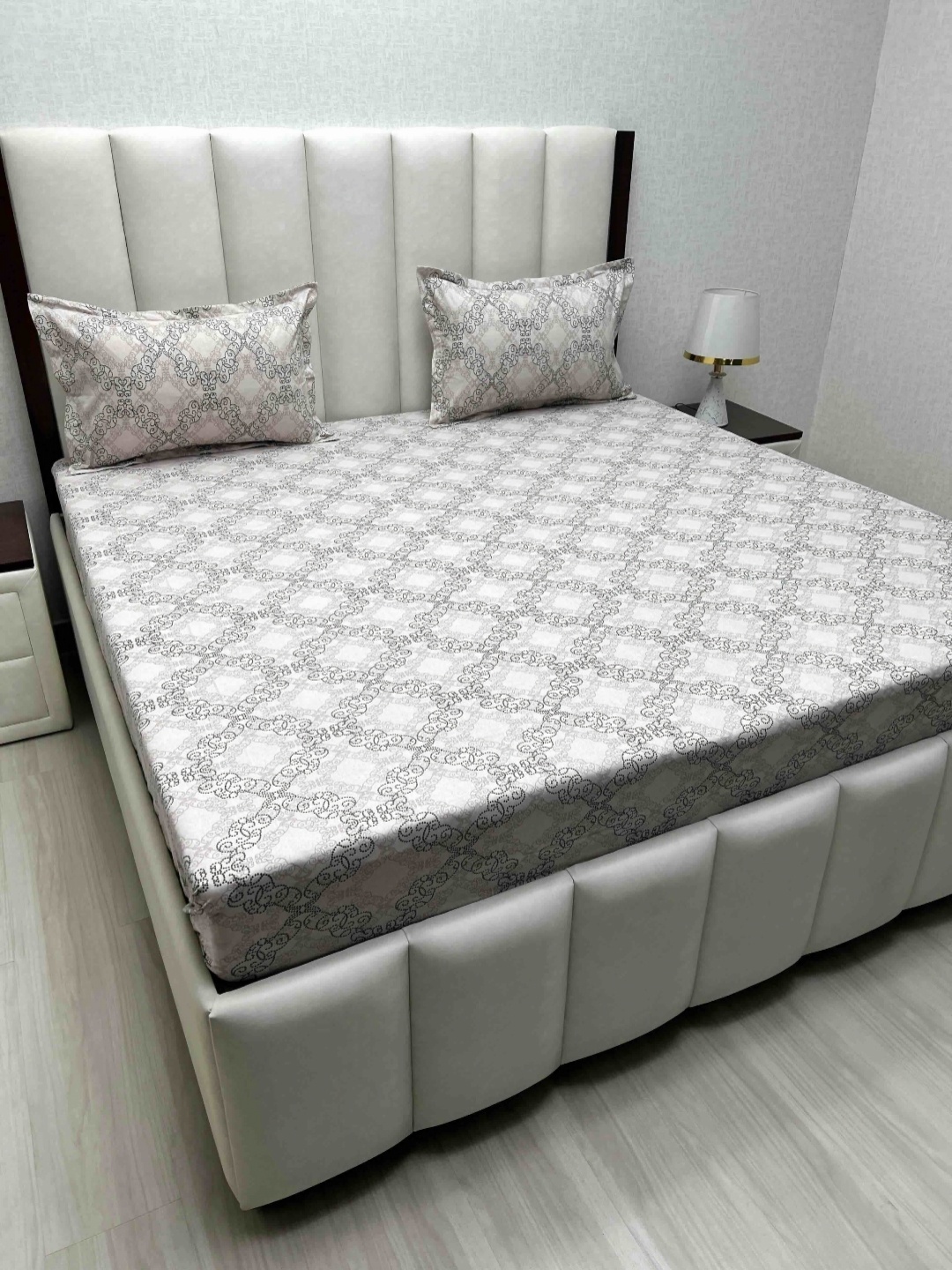 Pure Decor Velar Fur Sib Grey Printed 220 TC Cotton King Bedsheet Set-2.74 m x 2.74 m, Grey melange
Pure Decor Velar Fur Sib Grey Printed 220 TC Cotton King Bedsheet Set-2.74 m x 2.74 m, Grey melange