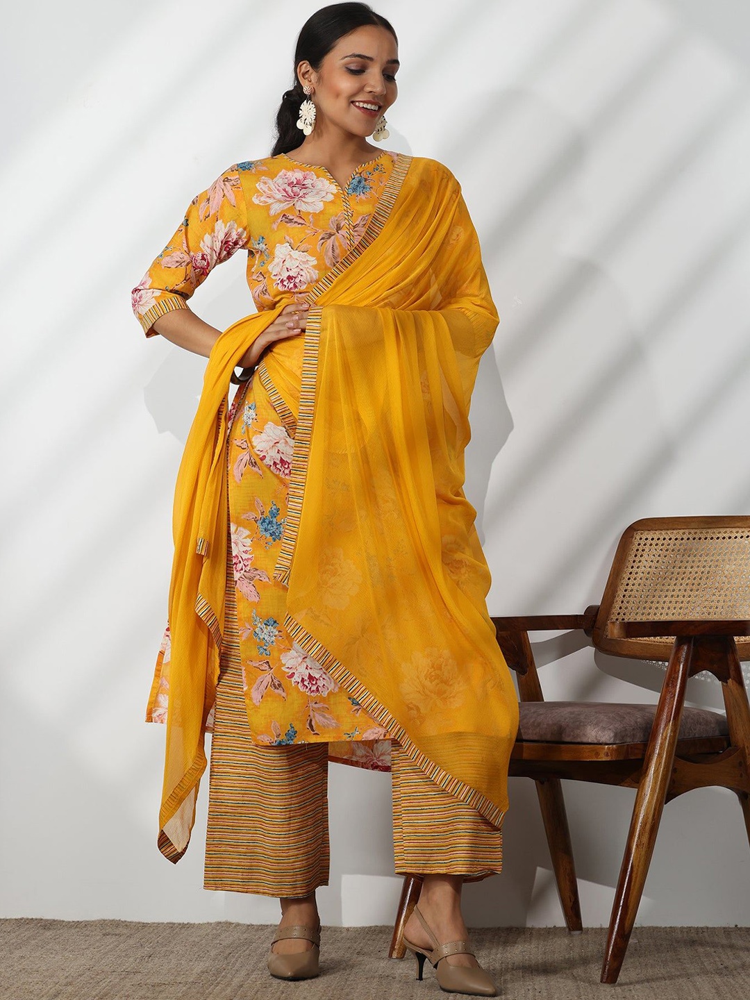 V.S.Creation Floral Printed Pure Cotton Straight Kurta with Trousers & Dupatta, Yellow
V.S.Creation Floral Printed Pure Cotton Straight Kurta with Trousers & Dupatta, Yellow