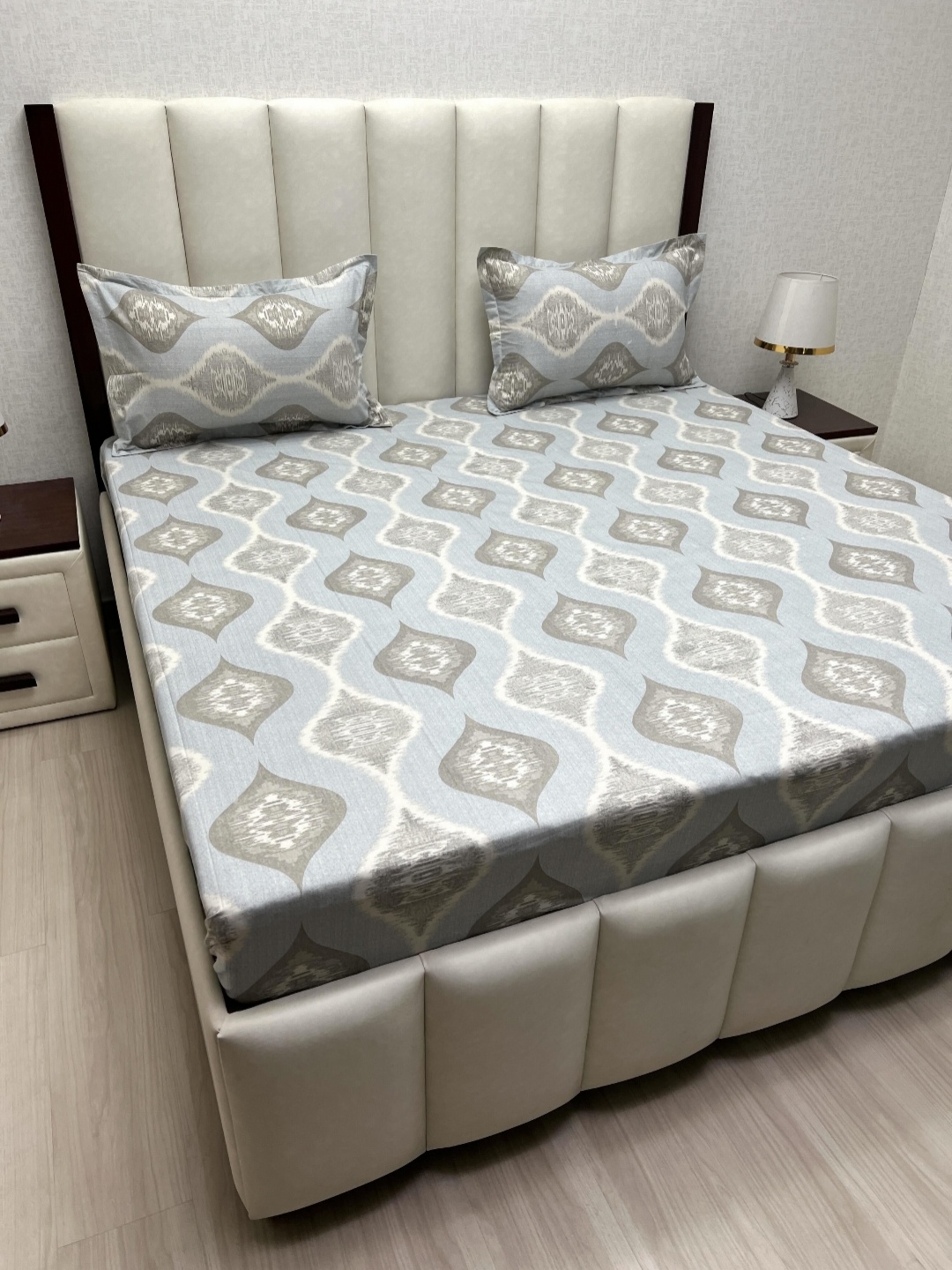 Pure Decor Velar Fur Sib Blue Printed Pure Cotton 260TC King Bedsheet Set 2.74 m x 2.74 m
Pure Decor Velar Fur Sib Blue Printed Pure Cotton 260TC King Bedsheet Set 2.74 m x 2.74 m