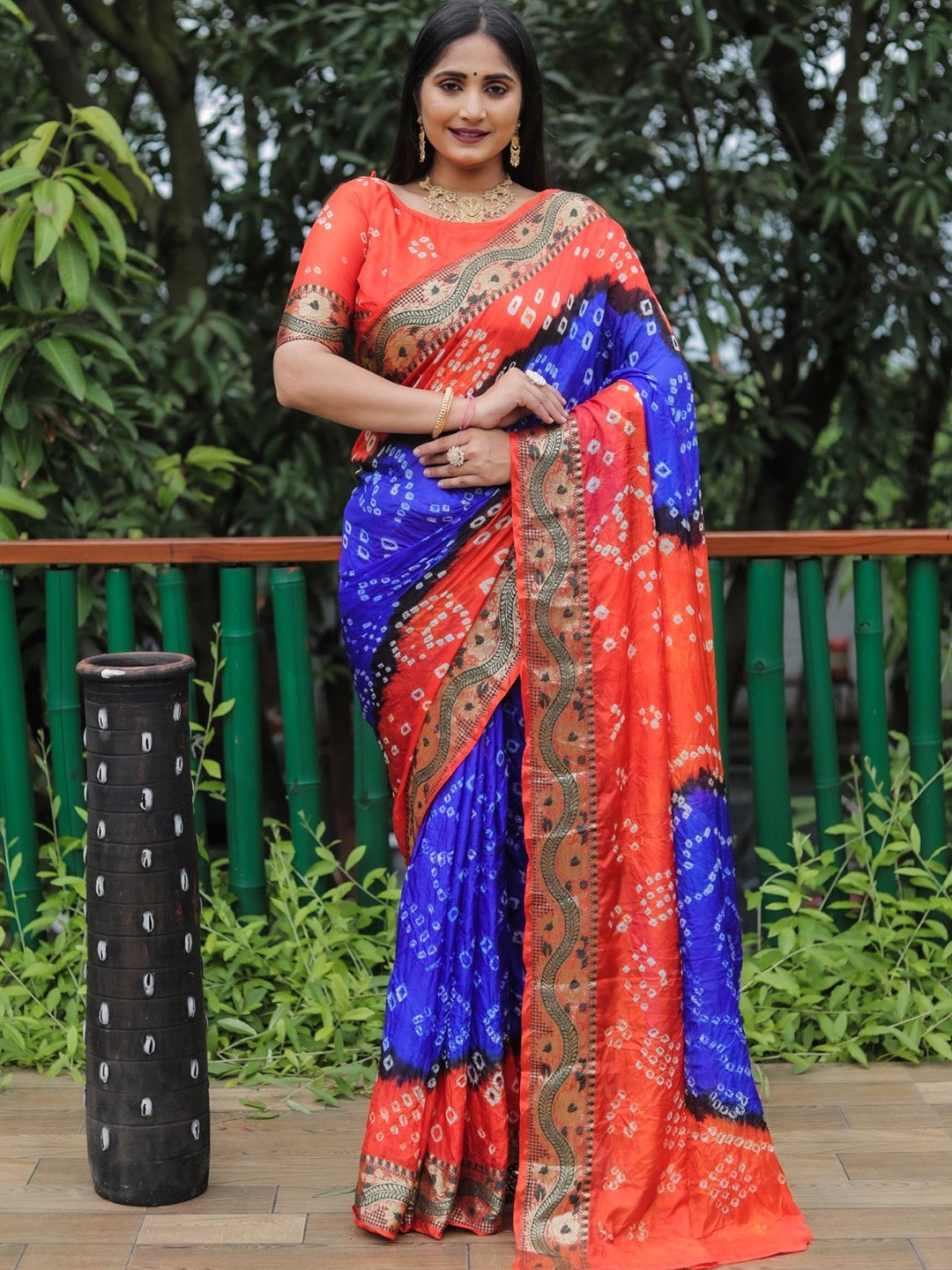 DIVASTRI Women Bandhani Printed Zari Designer Bandhani Saree With Unstitched Blouse Piece, Blue
DIVASTRI Women Bandhani Printed Zari Designer Bandhani Saree With Unstitched Blouse Piece, Blue