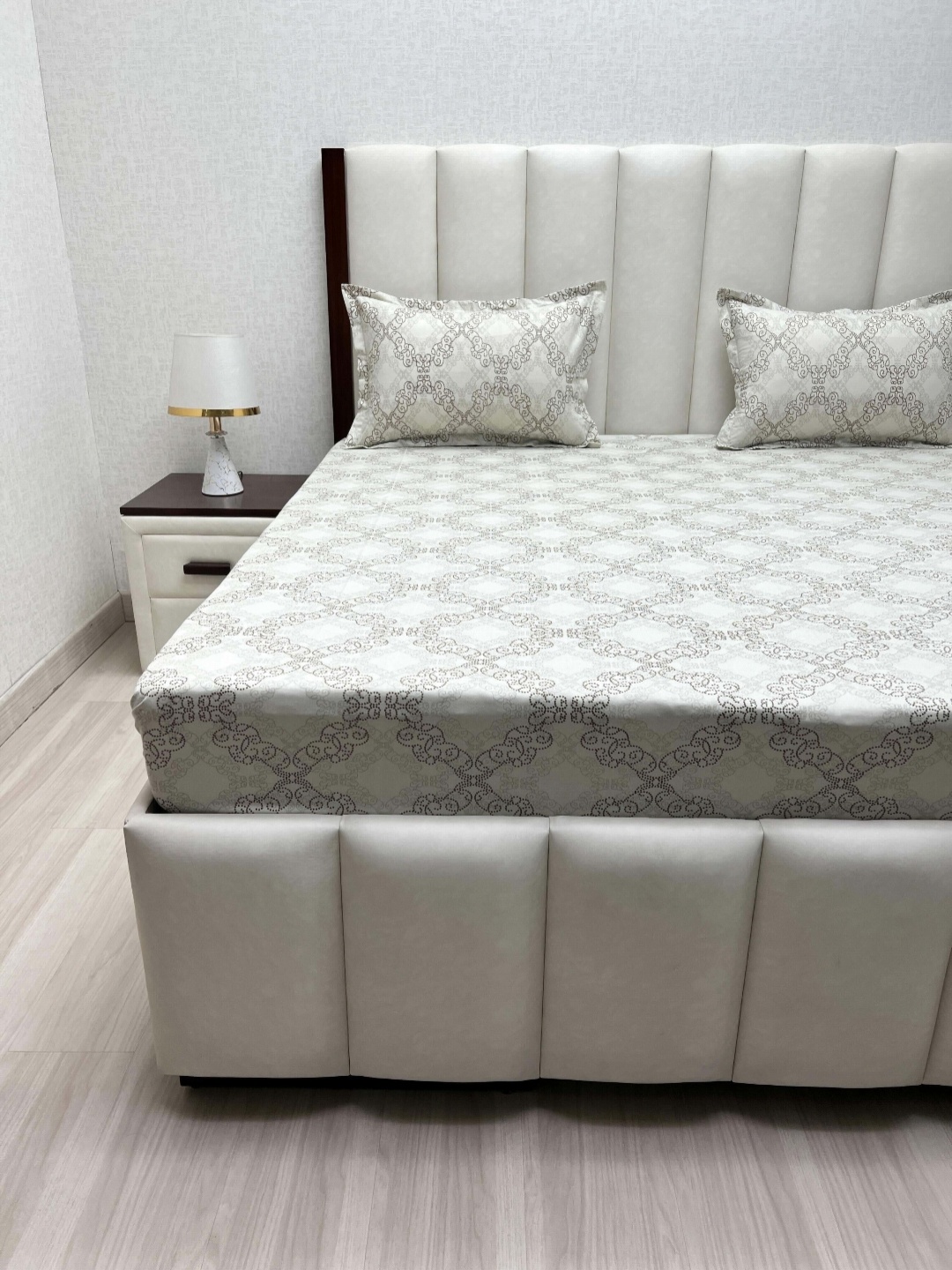 Pure Decor Velar Fur Sib Green Printed Pure Cotton 350 TC King Bedsheet Set 2.74m x 2.74m
Pure Decor Velar Fur Sib Green Printed Pure Cotton 350 TC King Bedsheet Set 2.74m x 2.74m