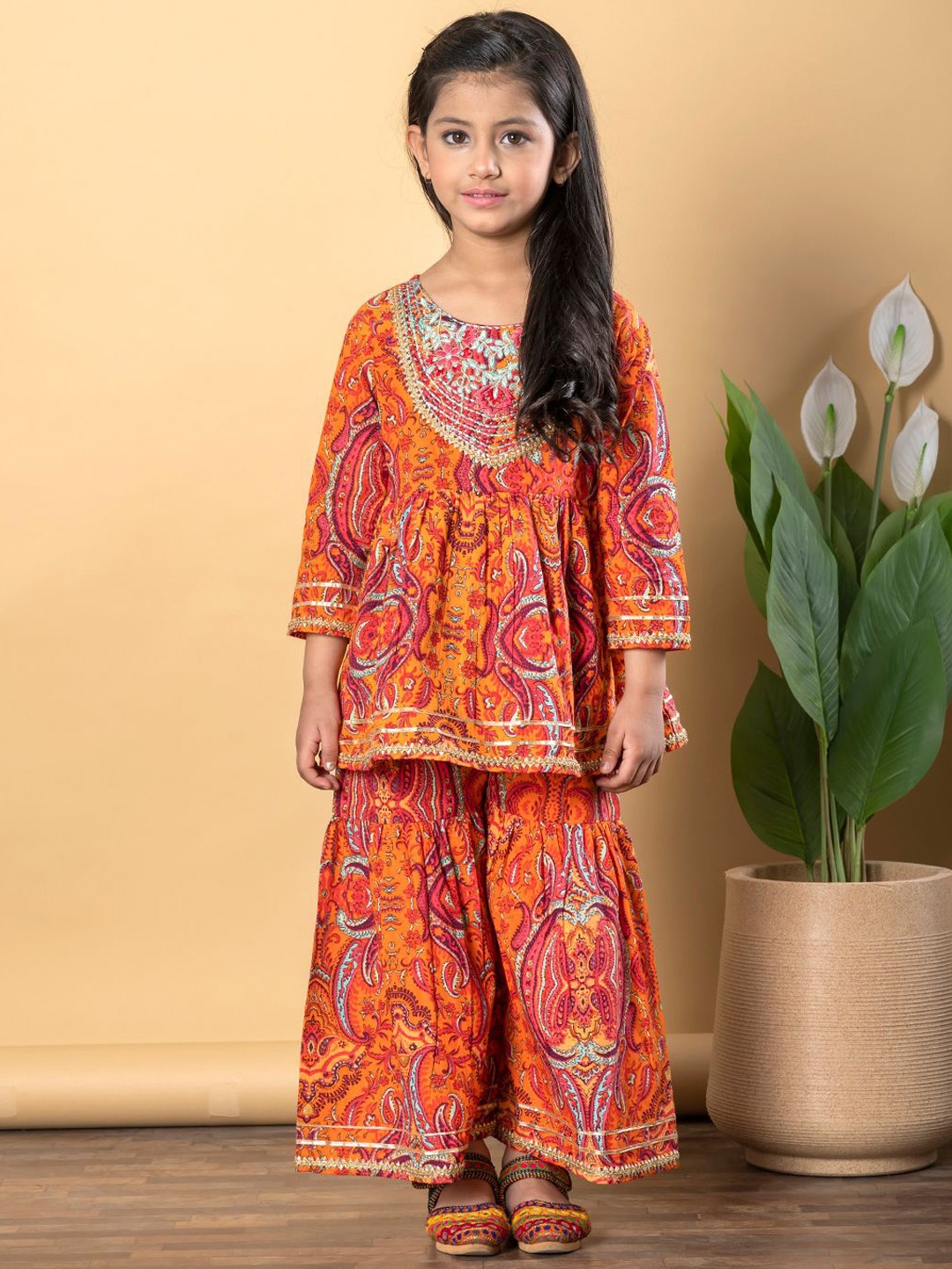 Readiprint Girls Floral Printed Pleated Pure Cotton Anarkali Kurta With Sharara, Orange
Readiprint Girls Floral Printed Pleated Pure Cotton Anarkali Kurta With Sharara, Orange