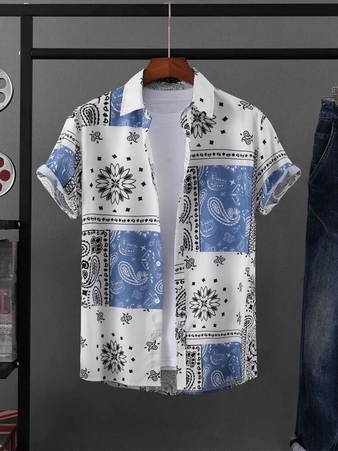 Metronaut Men Standard Regular Fit Spread Collar Floral Printed Elastane Casual Shirt, White
Metronaut Men Standard Regular Fit Spread Collar Floral Printed Elastane Casual Shirt, White