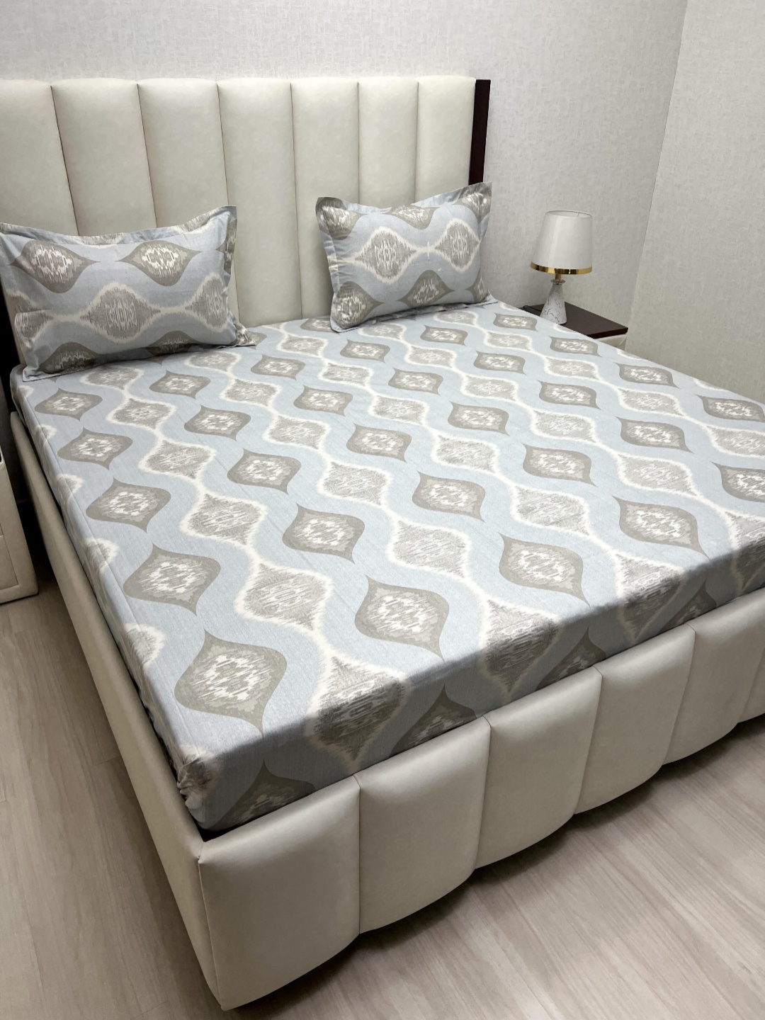 Pure Decor Velar Fur Sib Grey & White Printed Cotton 240TC King Bedsheet Set 2.74m x 2.74m
Pure Decor Velar Fur Sib Grey & White Printed Cotton 240TC King Bedsheet Set 2.74m x 2.74m