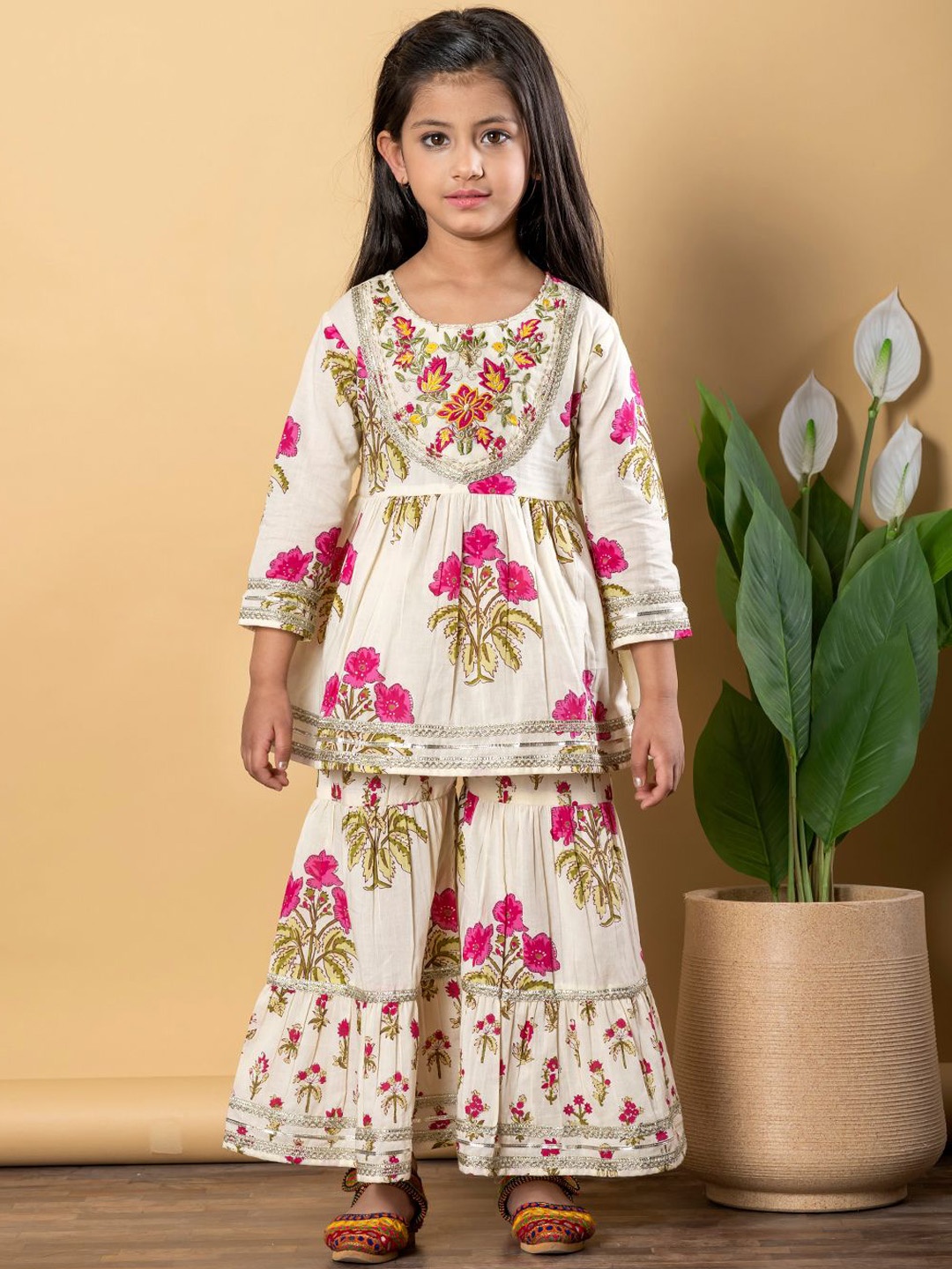 Readiprint Girls Floral Printed Pleated Pure Cotton Anarkali Kurta With Sharara, Pink
Readiprint Girls Floral Printed Pleated Pure Cotton Anarkali Kurta With Sharara, Pink