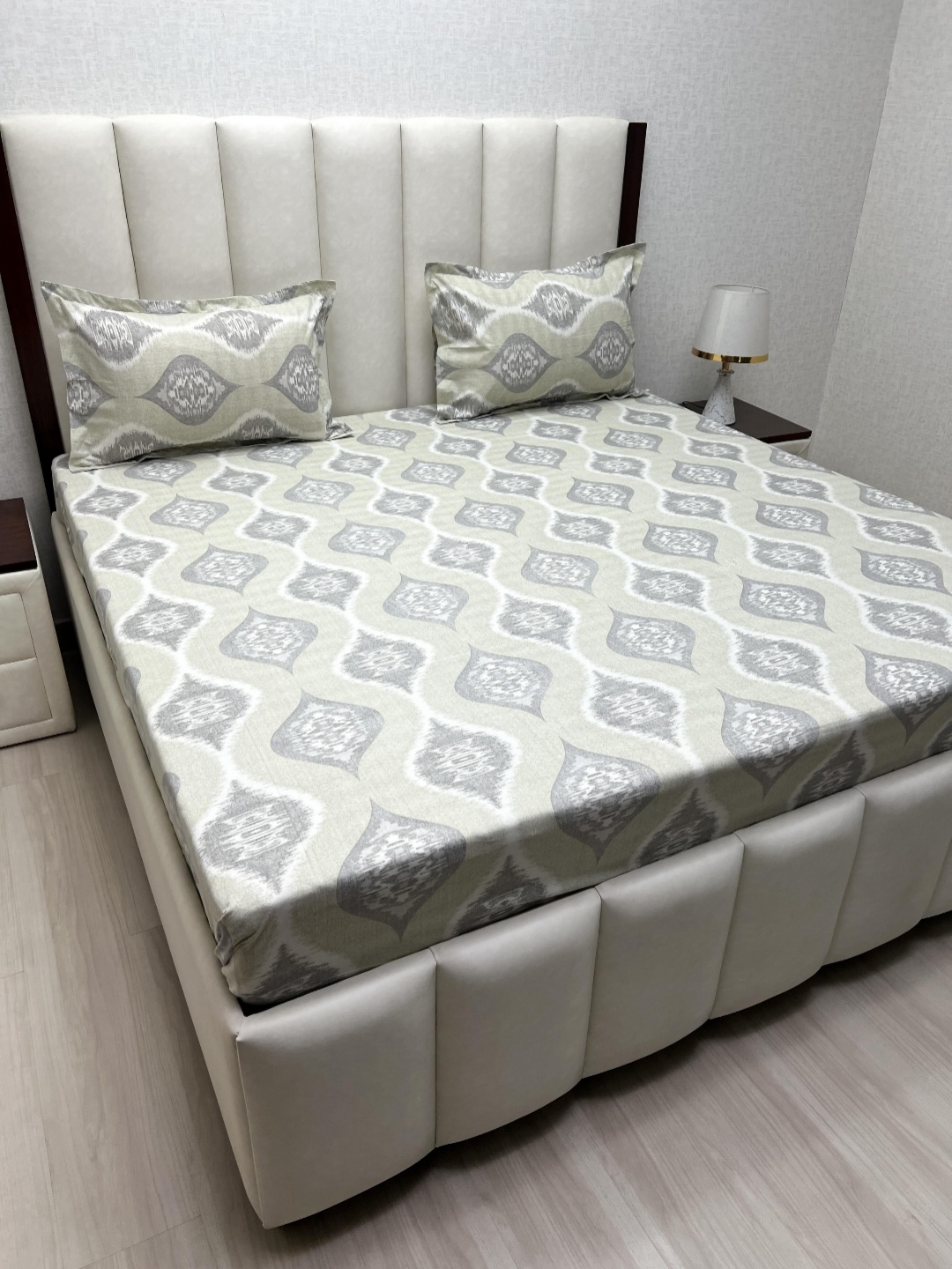 Pure Decor Velar Fur Sib Blue Printed Pure Cotton 330TC King Bedsheet Set 2.74 m x 2.74 m
Pure Decor Velar Fur Sib Blue Printed Pure Cotton 330TC King Bedsheet Set 2.74 m x 2.74 m
