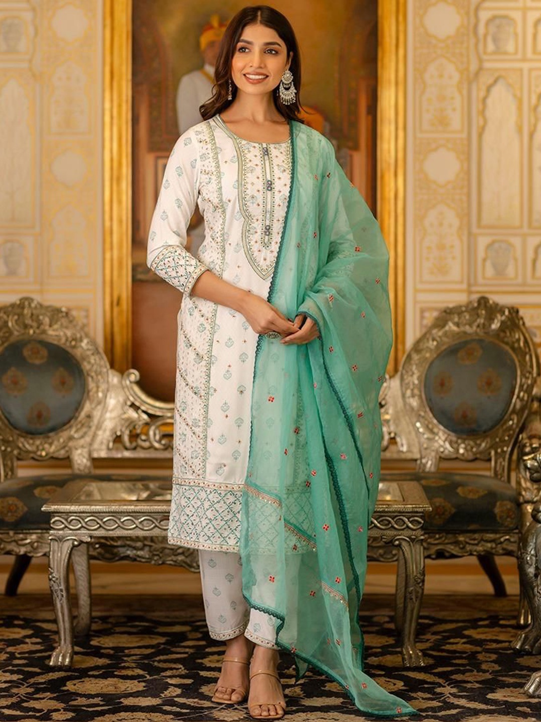 Gauric creation Floral Printed Sequinned Straight Kurta With Trousers And Dupatta, Green
Gauric creation Floral Printed Sequinned Straight Kurta With Trousers And Dupatta, Green