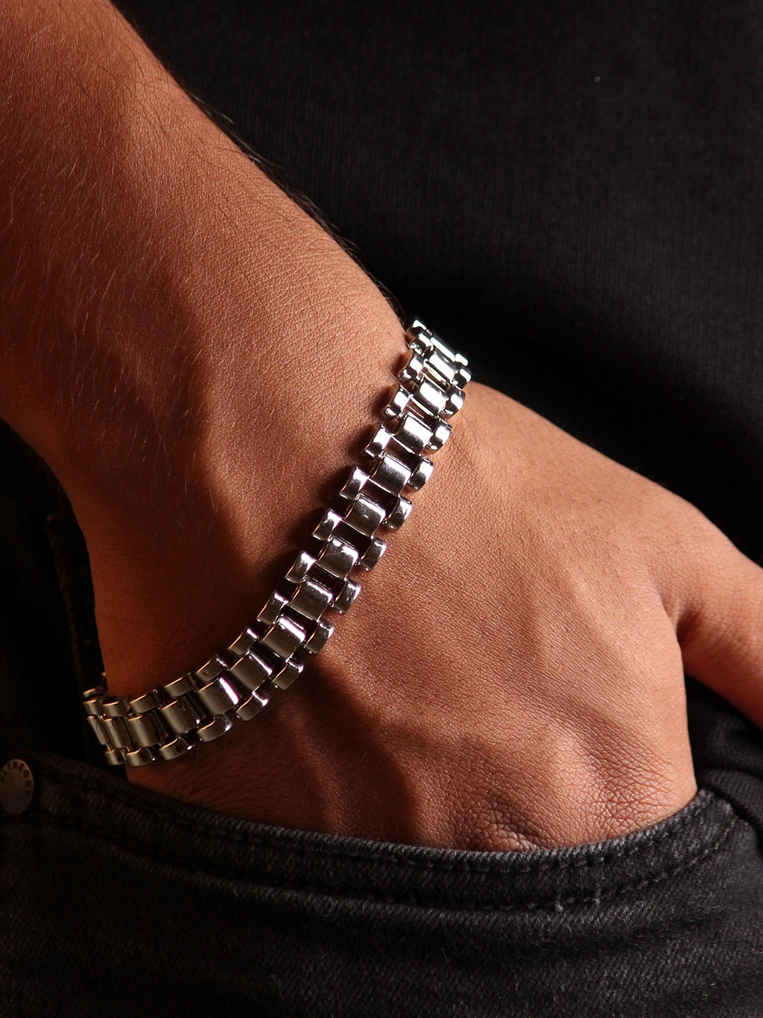 LOCAL PITARA Men Stainless Steel Rhodium-Plated Cubic Zirconia Studded Link Bracelet, Silver
LOCAL PITARA Men Stainless Steel Rhodium-Plated Cubic Zirconia Studded Link Bracelet, Silver