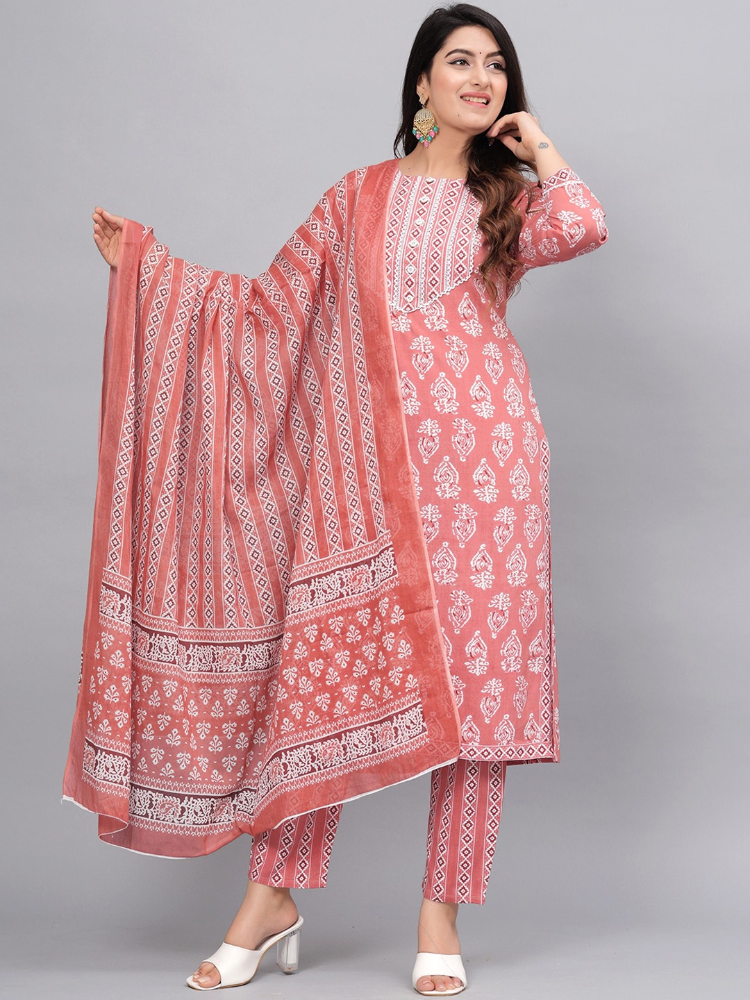 Fmkcreation Ethnic Motifs Printed Notch Neck Pure Cotton Kurta With Trousers & Dupatta, Peach
Fmkcreation Ethnic Motifs Printed Notch Neck Pure Cotton Kurta With Trousers & Dupatta, Peach