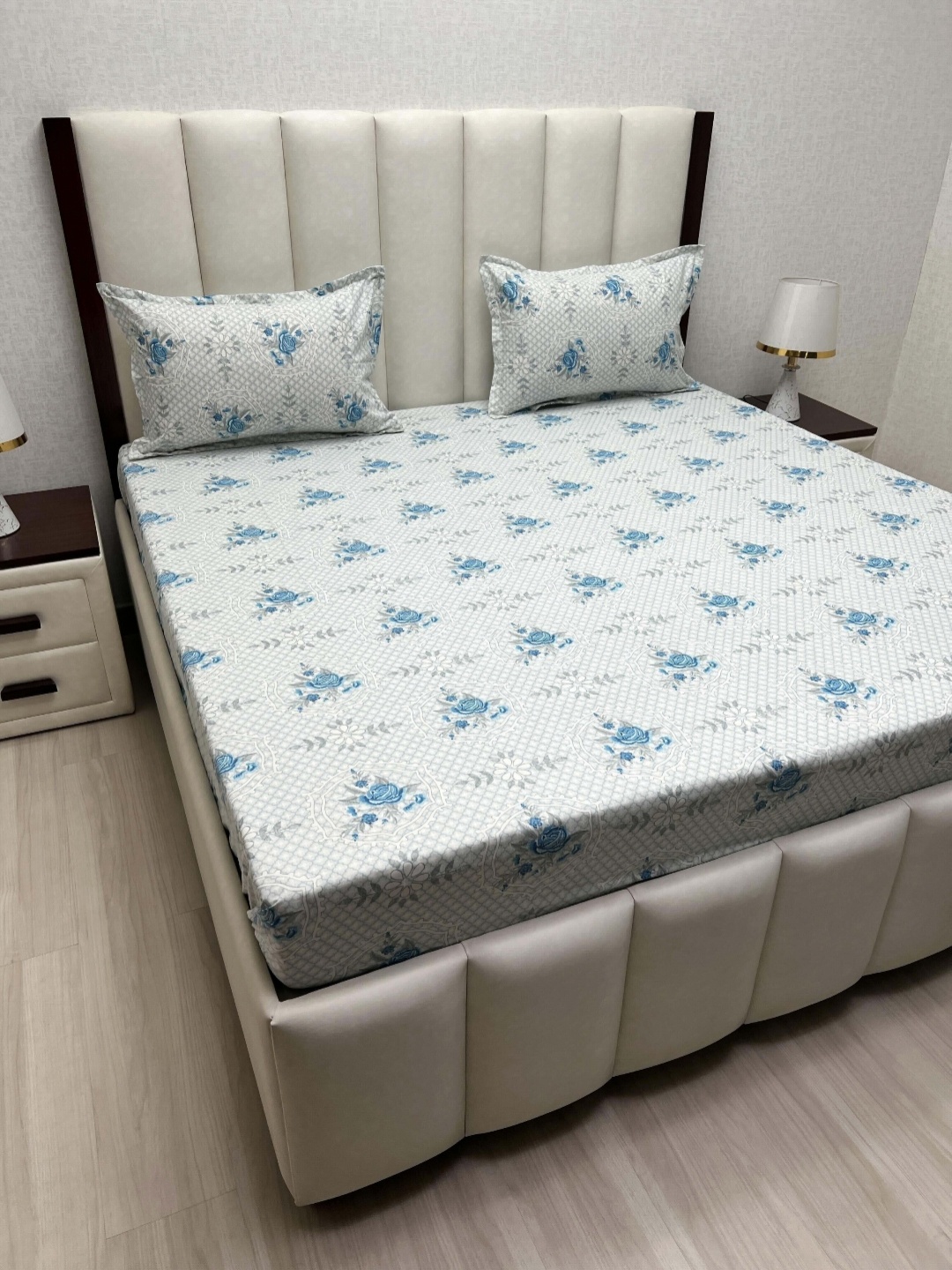 Pure Decor Velar Fur Sib Grey & Blue Printed 260 TC Cotton King Bedsheet Set 2.74m x 2.74m
Pure Decor Velar Fur Sib Grey & Blue Printed 260 TC Cotton King Bedsheet Set 2.74m x 2.74m