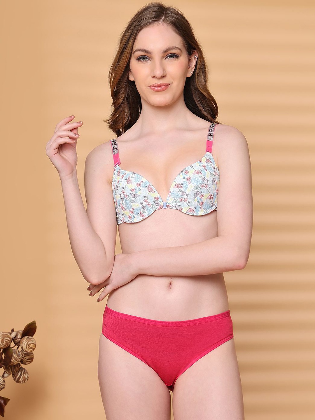 PrettyCat Pushup Padded Underwired Lingerie Set With Shine Strap PC-SET-7058-FO-BTR-30B, White
PrettyCat Pushup Padded Underwired Lingerie Set With Shine Strap PC-SET-7058-FO-BTR-30B, White
