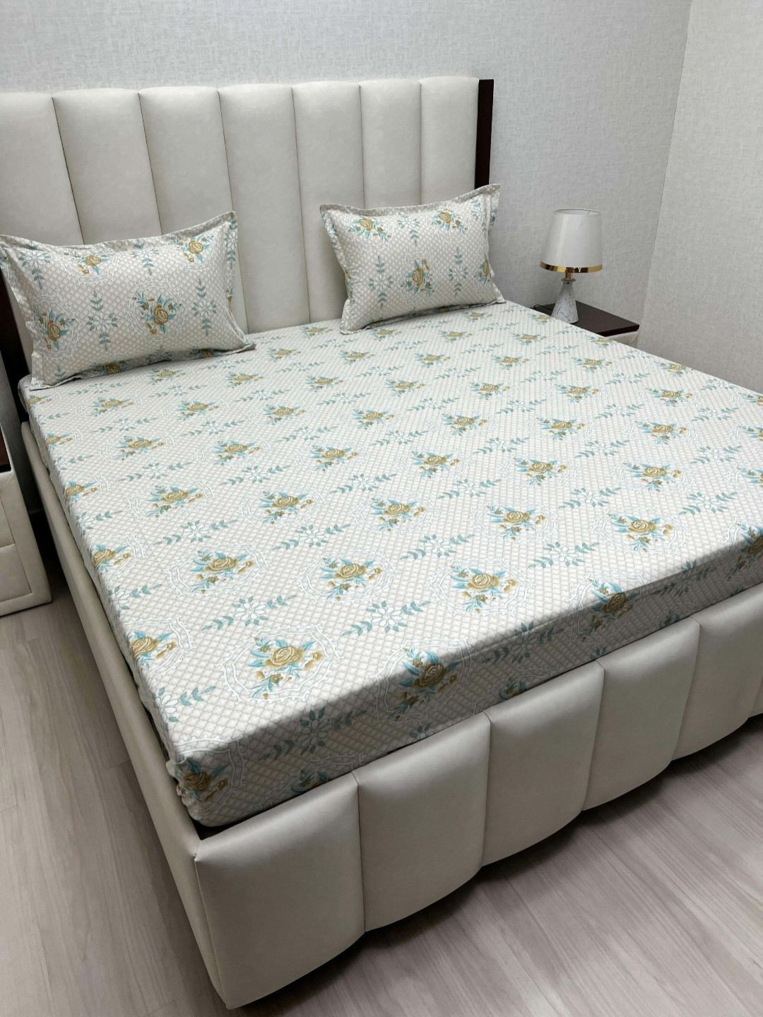 Pure Decor Velar Fur Sib White Printed Pure Cotton 330TC King Bedsheet Set 2.74 m x 2.74 m
Pure Decor Velar Fur Sib White Printed Pure Cotton 330TC King Bedsheet Set 2.74 m x 2.74 m