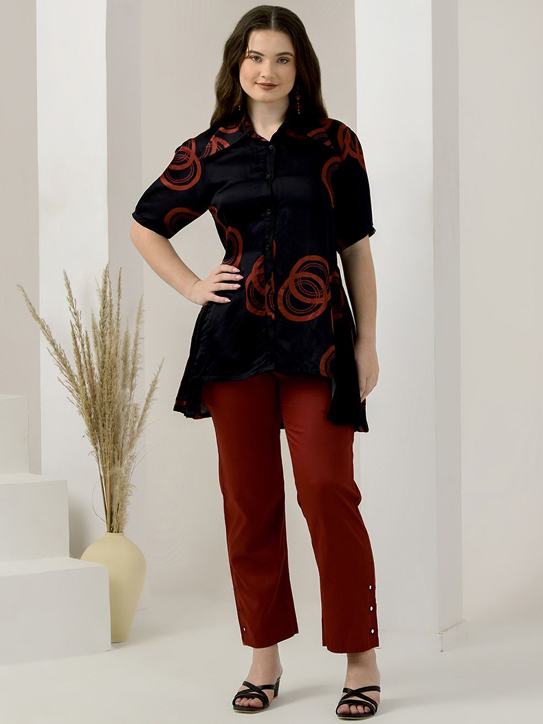 First Resort by Ramola Bachchan Printed Shirt Collar Linen Shirt With Trousers, Black
First Resort by Ramola Bachchan Printed Shirt Collar Linen Shirt With Trousers, Black