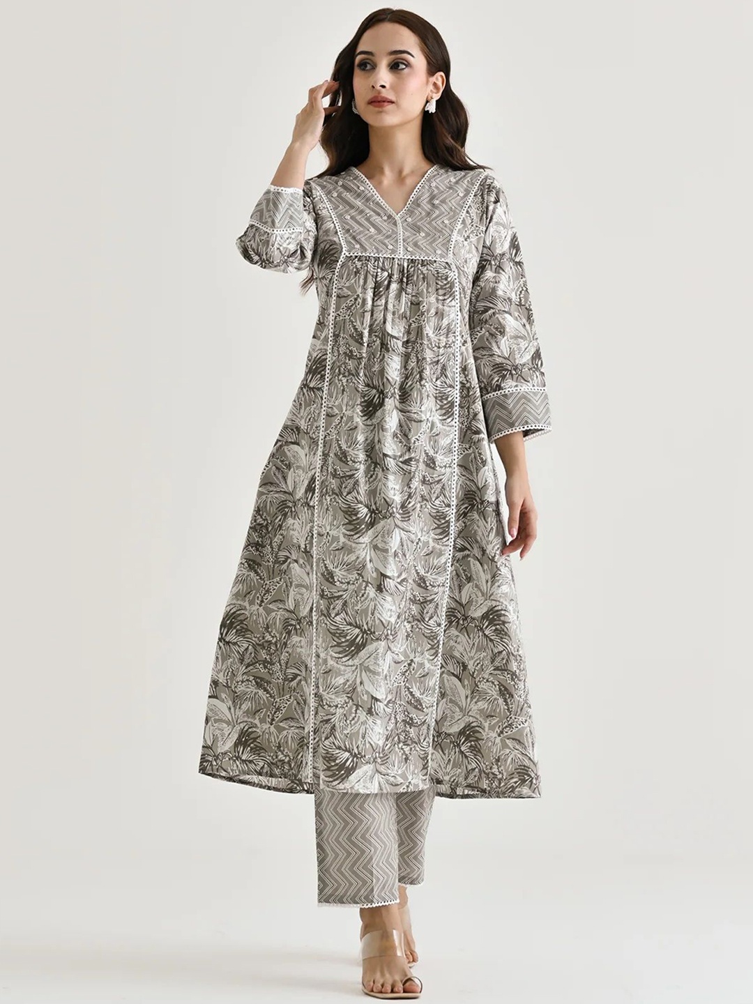Moda Rapido Grey & White Floral Printed Beads and Stones Anarkali Kurta with Trouser
Moda Rapido Grey & White Floral Printed Beads and Stones Anarkali Kurta with Trouser