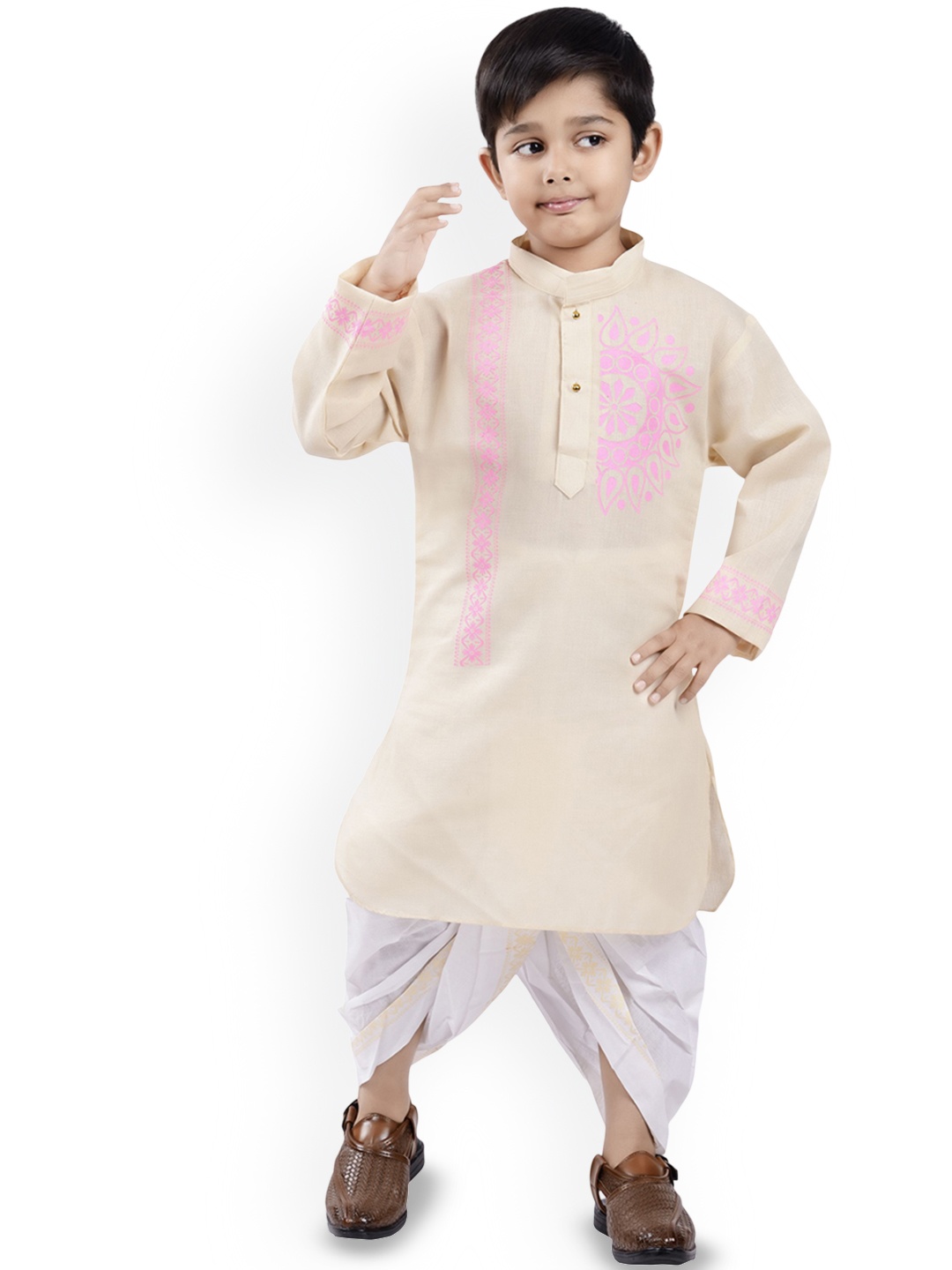 BAESD Boys Ethnic Motifs Printed Mandarin Collar Straight Kurta With Dhoti Pants, Off white
BAESD Boys Ethnic Motifs Printed Mandarin Collar Straight Kurta With Dhoti Pants, Off white