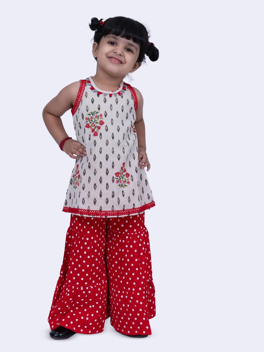 Twisha Girls Floral Printed Round Neck Pure Cotton Straight Kurta With Sharara, Off white
Twisha Girls Floral Printed Round Neck Pure Cotton Straight Kurta With Sharara, Off white