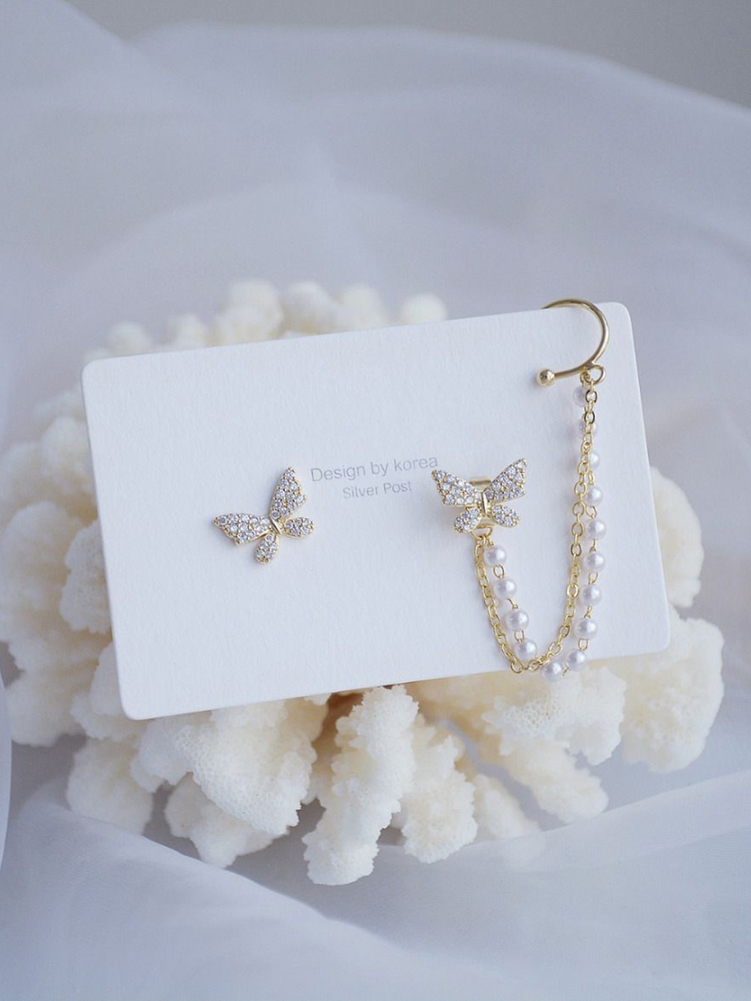 Celestique Artificial Stones Studded And Pearls Beaded Butterfly Shaped Ear Cuffs, Gold
Celestique Artificial Stones Studded And Pearls Beaded Butterfly Shaped Ear Cuffs, Gold