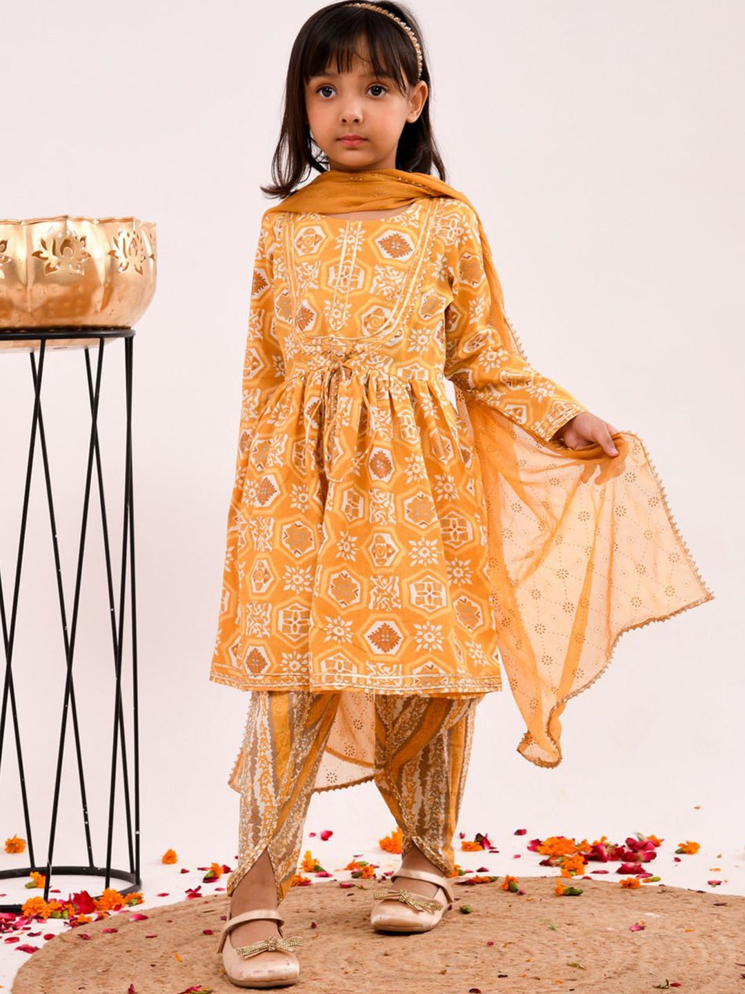 i love legacy Girls Ethnic Motifs Printed Pure Cotton Kurta With Dhoti Pants, Mustard
i love legacy Girls Ethnic Motifs Printed Pure Cotton Kurta With Dhoti Pants, Mustard