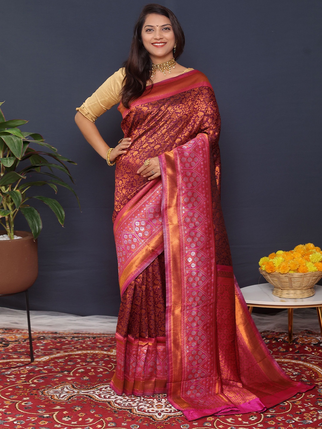 Kandora Women Floral Woven Design Zari Silk Paithani Saree With Unstitched Blouse Piece, Maroon
Kandora Women Floral Woven Design Zari Silk Paithani Saree With Unstitched Blouse Piece, Maroon