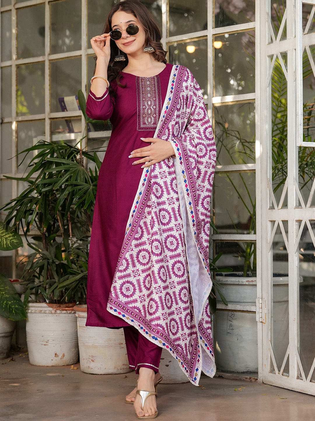 ZIBLON Ethnic Motifs Yoke Design Round Neck Straight Kurta With Trousers & Dupatta, Maroon
ZIBLON Ethnic Motifs Yoke Design Round Neck Straight Kurta With Trousers & Dupatta, Maroon