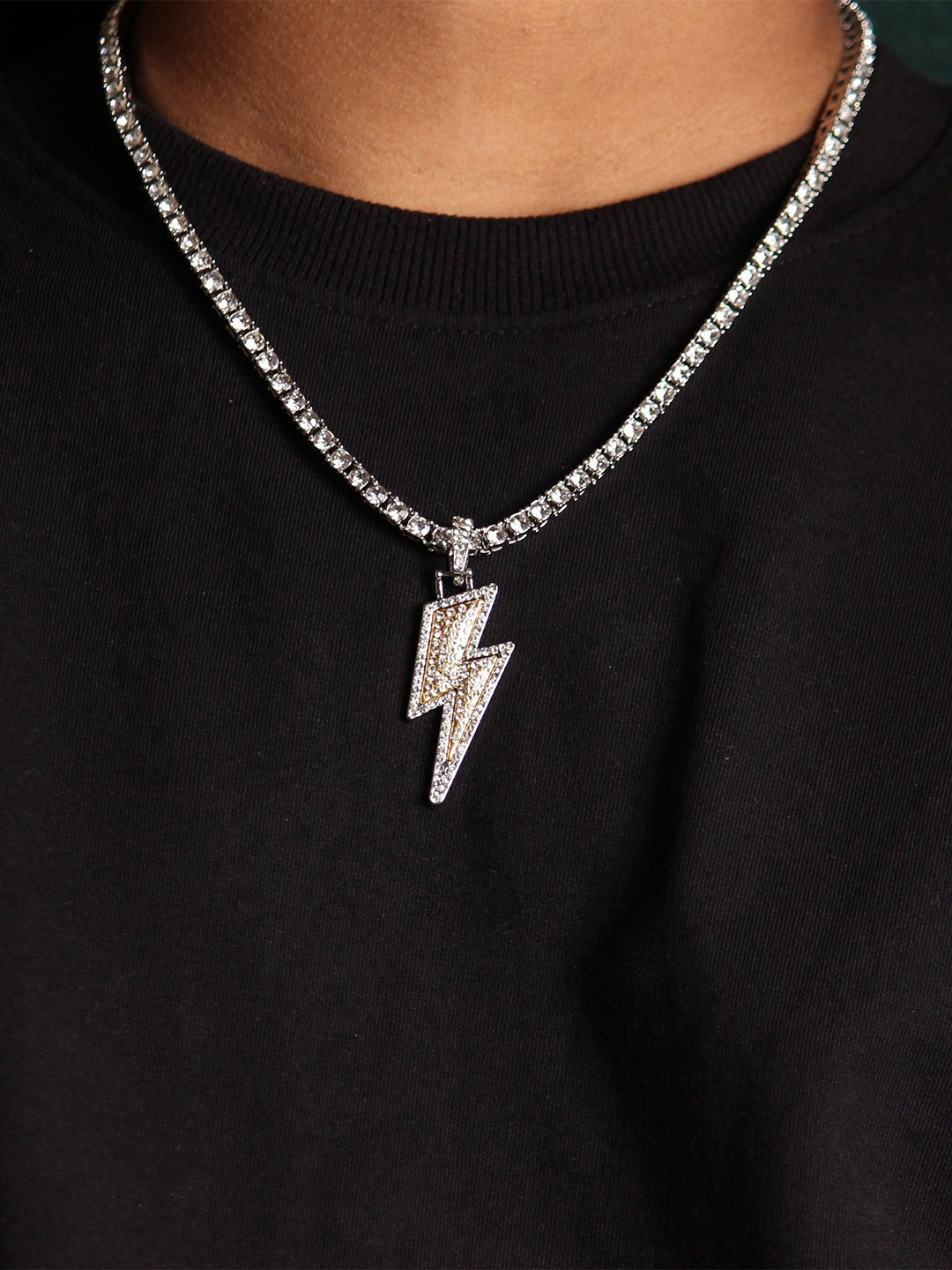 LOCAL PITARA Men Stainless Steel Rhodium-Plated Cubic Zirconia Studded Pendant with Chain, Silver
LOCAL PITARA Men Stainless Steel Rhodium-Plated Cubic Zirconia Studded Pendant with Chain, Silver