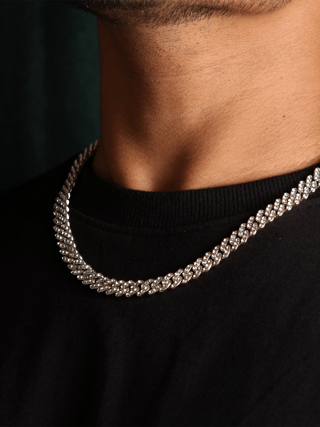LOCAL PITARA Men Rhodium-Plated Stainless Steel Cubic Zirconia Studded Minimal Necklace, Silver
LOCAL PITARA Men Rhodium-Plated Stainless Steel Cubic Zirconia Studded Minimal Necklace, Silver