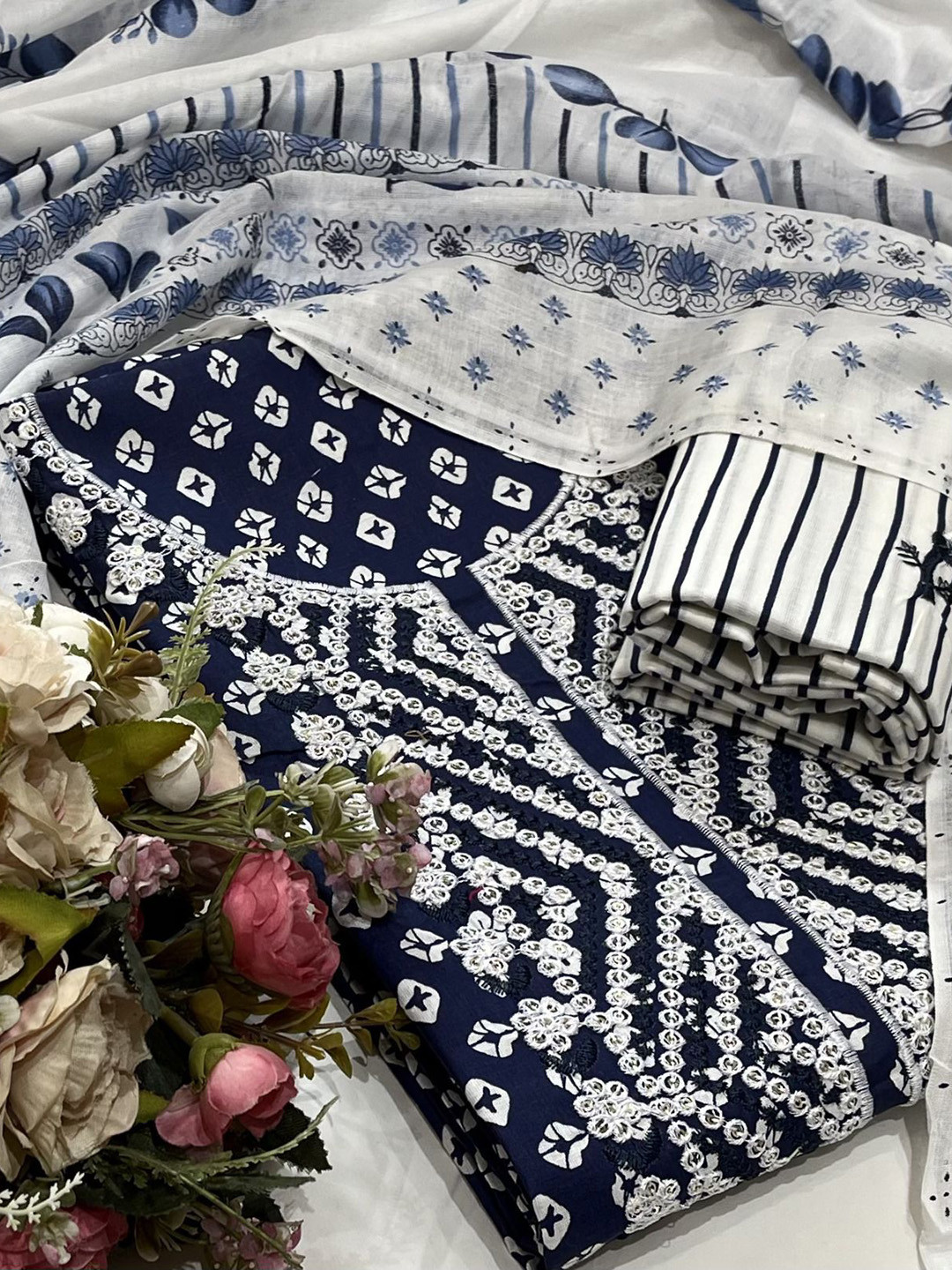 SALWAR STUDIO Floral Embroidered Sequinned Cotton Unstitched Dress Material, Blue
SALWAR STUDIO Floral Embroidered Sequinned Cotton Unstitched Dress Material, Blue
