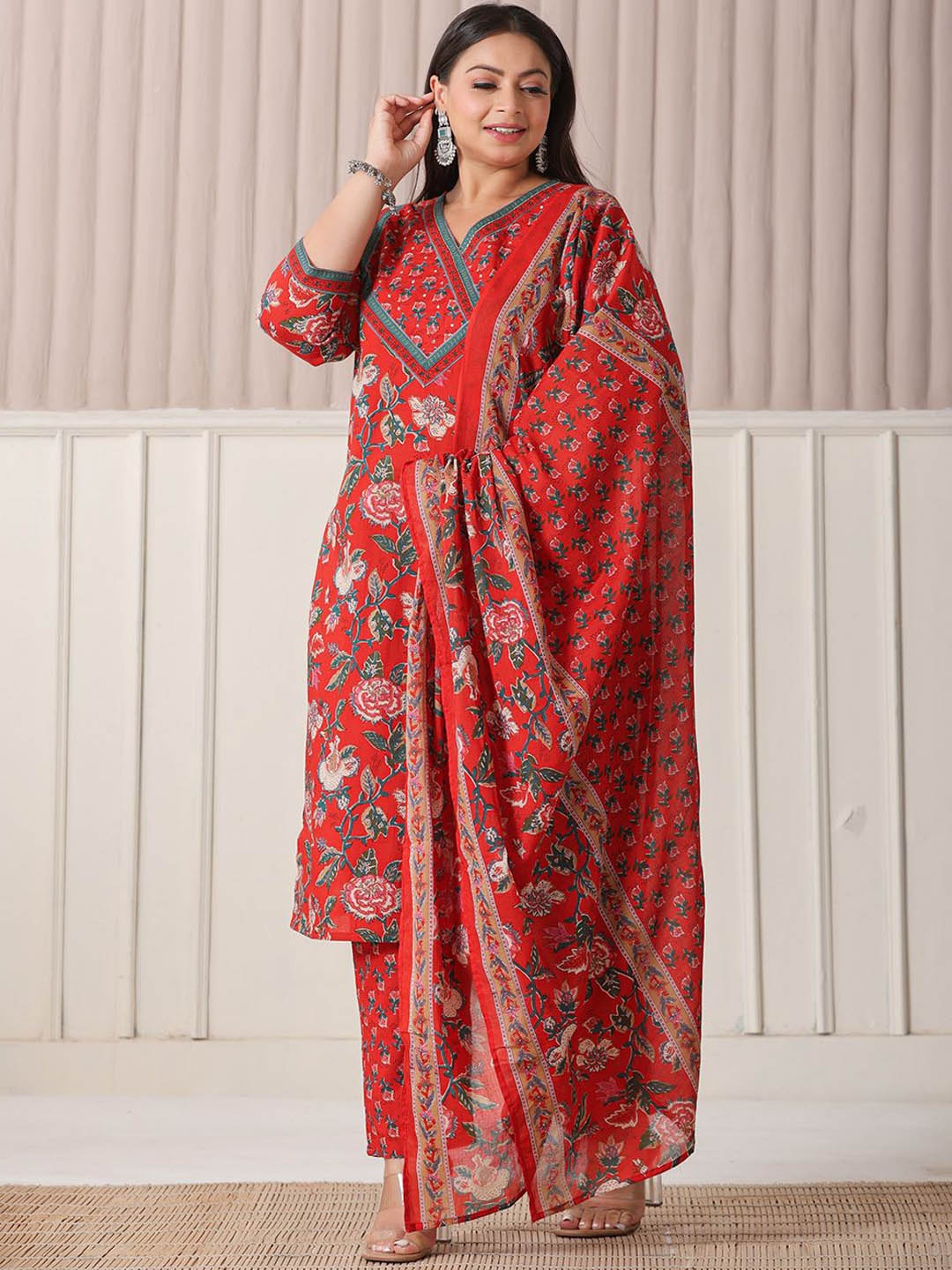 Yufta Plus Size Floral Printed V-Neck Pure Cotton Straight Kurta With Trousers And Dupatta, Red
Yufta Plus Size Floral Printed V-Neck Pure Cotton Straight Kurta With Trousers And Dupatta, Red