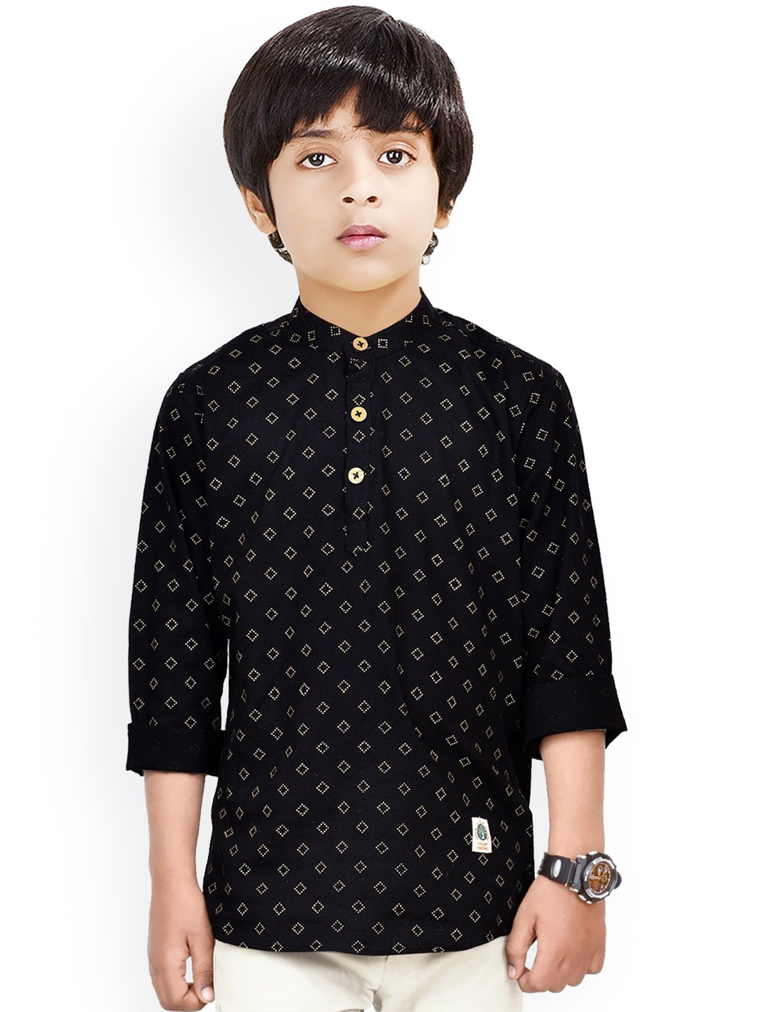MADE IN THE SHADE Boys Geometric Printed Band Collar Straight Pure Cotton Kurta, Black
MADE IN THE SHADE Boys Geometric Printed Band Collar Straight Pure Cotton Kurta, Black