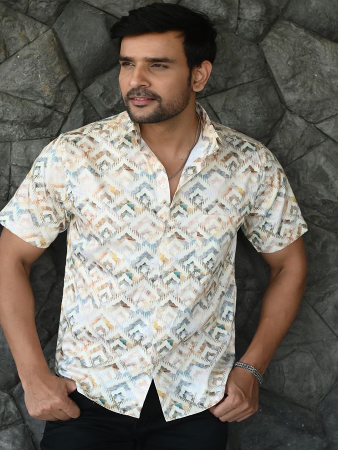 Style Matters Men Standard Fit Spread Collar Abstract Printed Cotton Casual Shirt, White
Style Matters Men Standard Fit Spread Collar Abstract Printed Cotton Casual Shirt, White