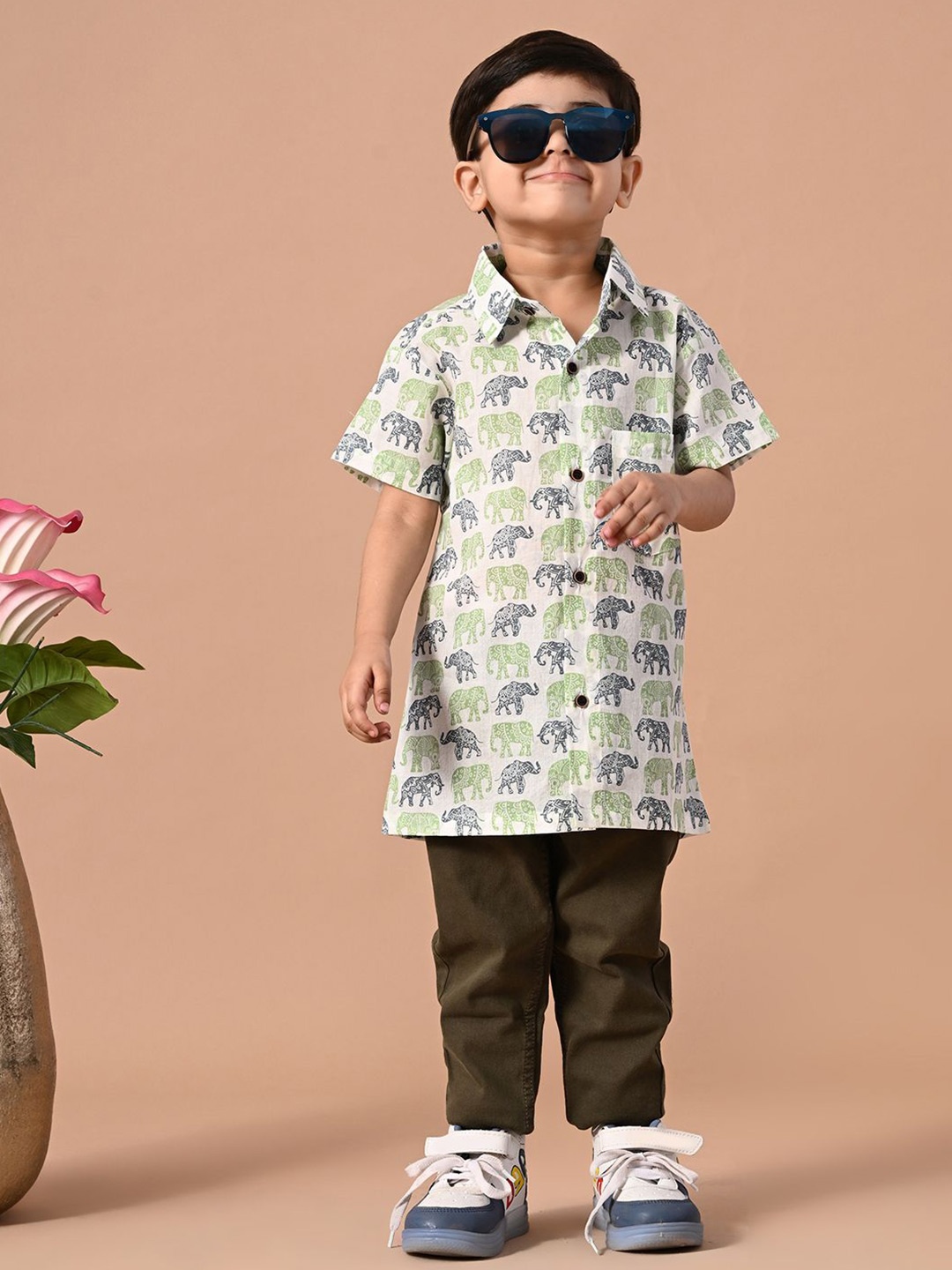MoMaa Boys Comfort Relaxed Fit Spread Collar Conversational Printed Cotton Casual Shirt, White
MoMaa Boys Comfort Relaxed Fit Spread Collar Conversational Printed Cotton Casual Shirt, White