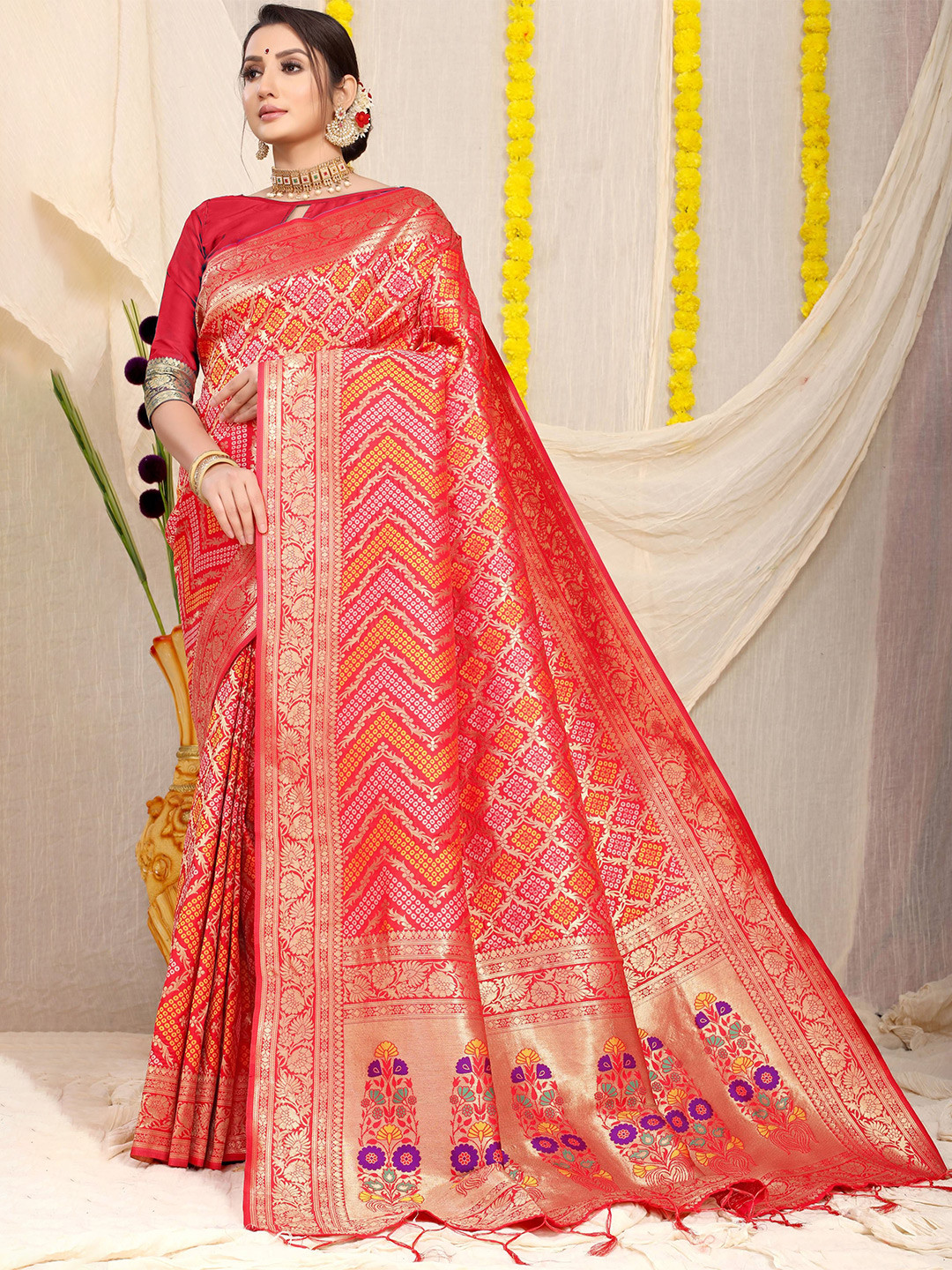 Kandora Woven Design Zari Pure Silk Heavy Work Paithani Saree, Red
Kandora Woven Design Zari Pure Silk Heavy Work Paithani Saree, Red