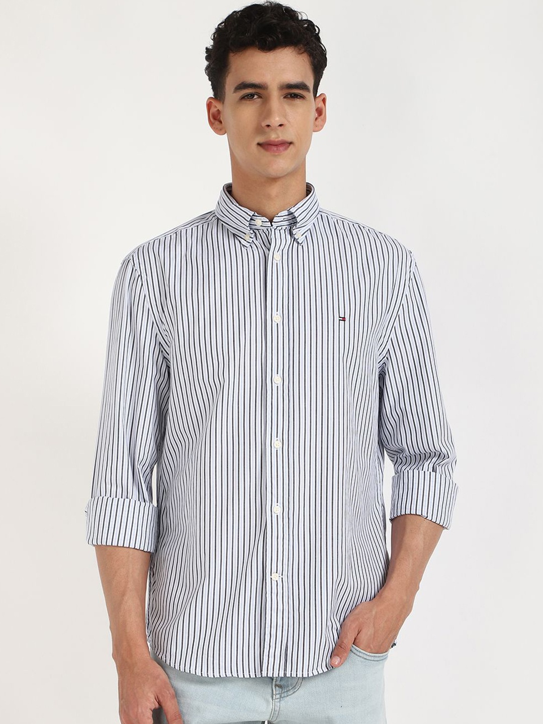 Tommy Hilfiger Men Button-Down Collar Vertical Striped Cotton Casual Shirt, Blue
Tommy Hilfiger Men Button-Down Collar Vertical Striped Cotton Casual Shirt, Blue
