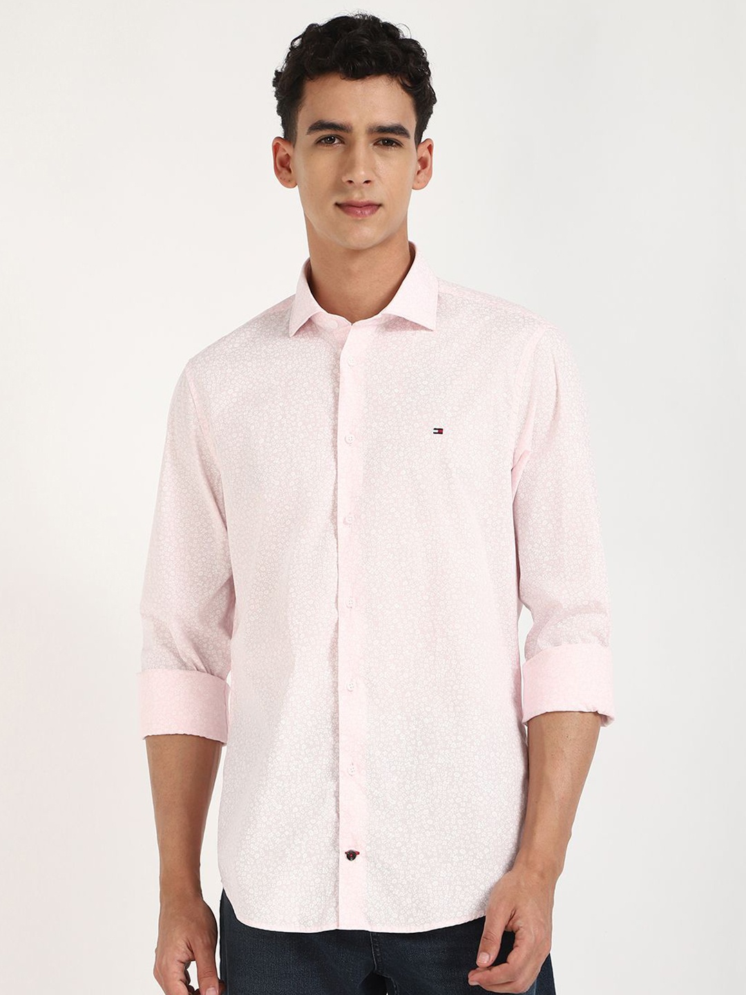 Tommy Hilfiger Men Spread Collar Floral Printed Slim Fit Cotton Casual Shirt, Pink
Tommy Hilfiger Men Spread Collar Floral Printed Slim Fit Cotton Casual Shirt, Pink