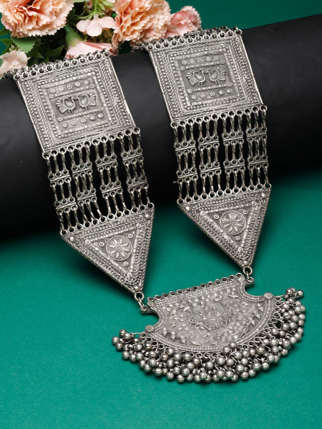 Moedbuille Silver-Plated Ghungru Studded Antique Afghan Design Oxidised Tribal Necklace
Moedbuille Silver-Plated Ghungru Studded Antique Afghan Design Oxidised Tribal Necklace