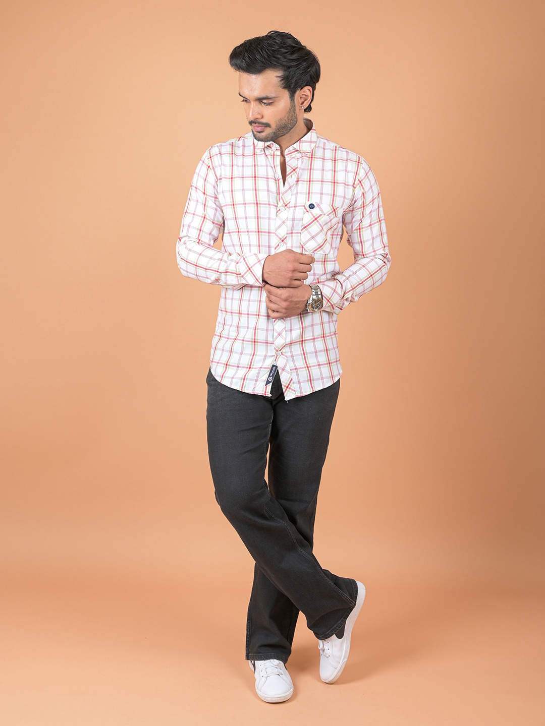 INDIAN THREADS Men Relaxed Fit Spread Collar Tartan Checked Cotton Casual Shirt, White
INDIAN THREADS Men Relaxed Fit Spread Collar Tartan Checked Cotton Casual Shirt, White