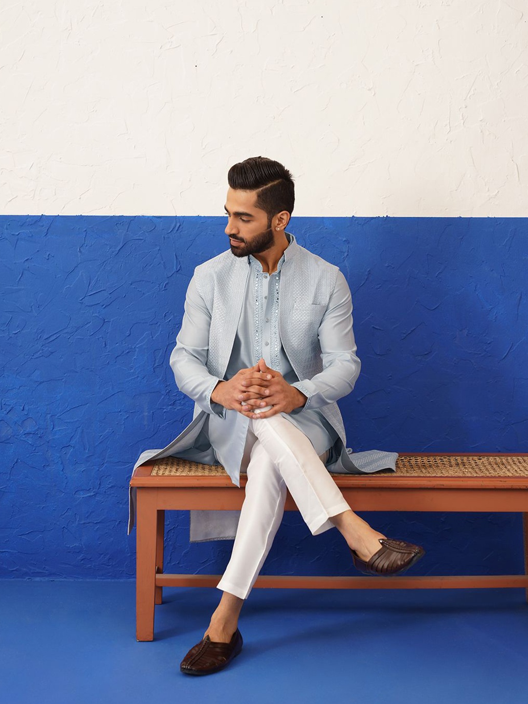 TheEthnic.Co Geometric Yoke Design Mirror Work Linen Straight Kurta with Trousers & Jacket, Blue
TheEthnic.Co Geometric Yoke Design Mirror Work Linen Straight Kurta with Trousers & Jacket, Blue
