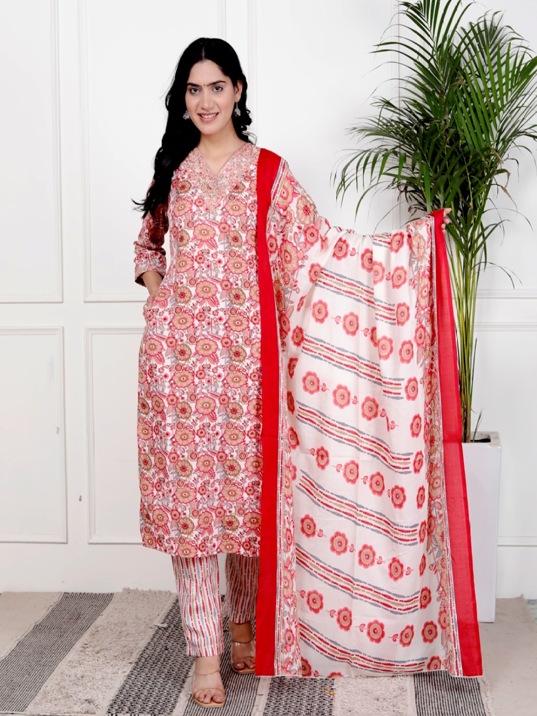 HERE&NOW Floral Printed Thread Work V-Neck Straight Kurta With Trouser And Dupatta, White
HERE&NOW Floral Printed Thread Work V-Neck Straight Kurta With Trouser And Dupatta, White