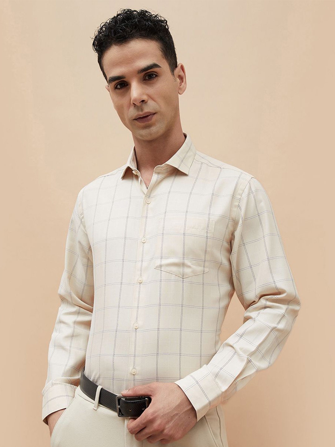 CODE by Lifestyle Men Slim Fit Spread Collar Windowpane Checked Cotton Casual Shirt, Beige
CODE by Lifestyle Men Slim Fit Spread Collar Windowpane Checked Cotton Casual Shirt, Beige
