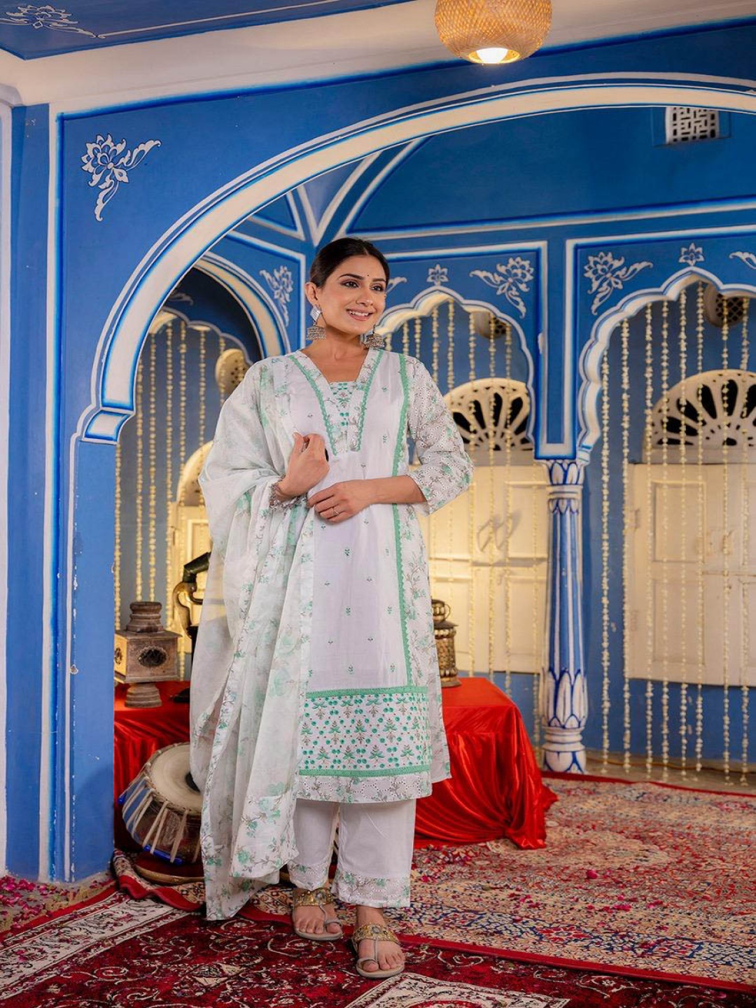 Gauric creation Floral Printed Embroidered Pure Cotton Kurta With Trouser And Dupatta, White
Gauric creation Floral Printed Embroidered Pure Cotton Kurta With Trouser And Dupatta, White
