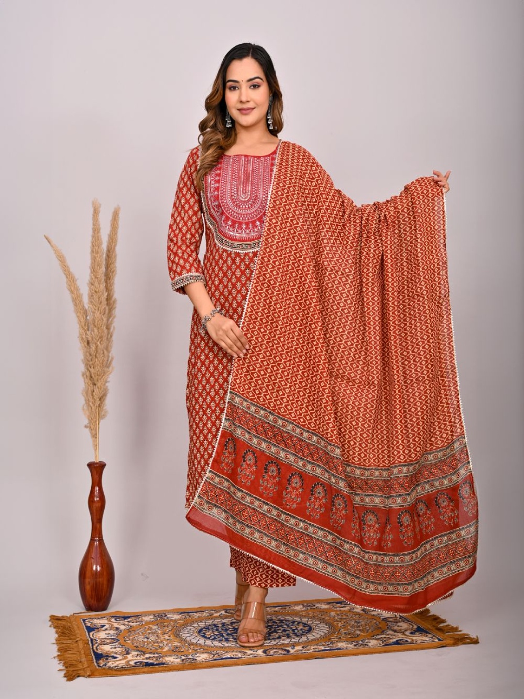 FABRU Women Ethnic Motifs Printed Regular Thread Work Pure Cotton Kurta with Pyjamas & With Dupatta, Red
FABRU Women Ethnic Motifs Printed Regular Thread Work Pure Cotton Kurta with Pyjamas & With Dupatta, Red