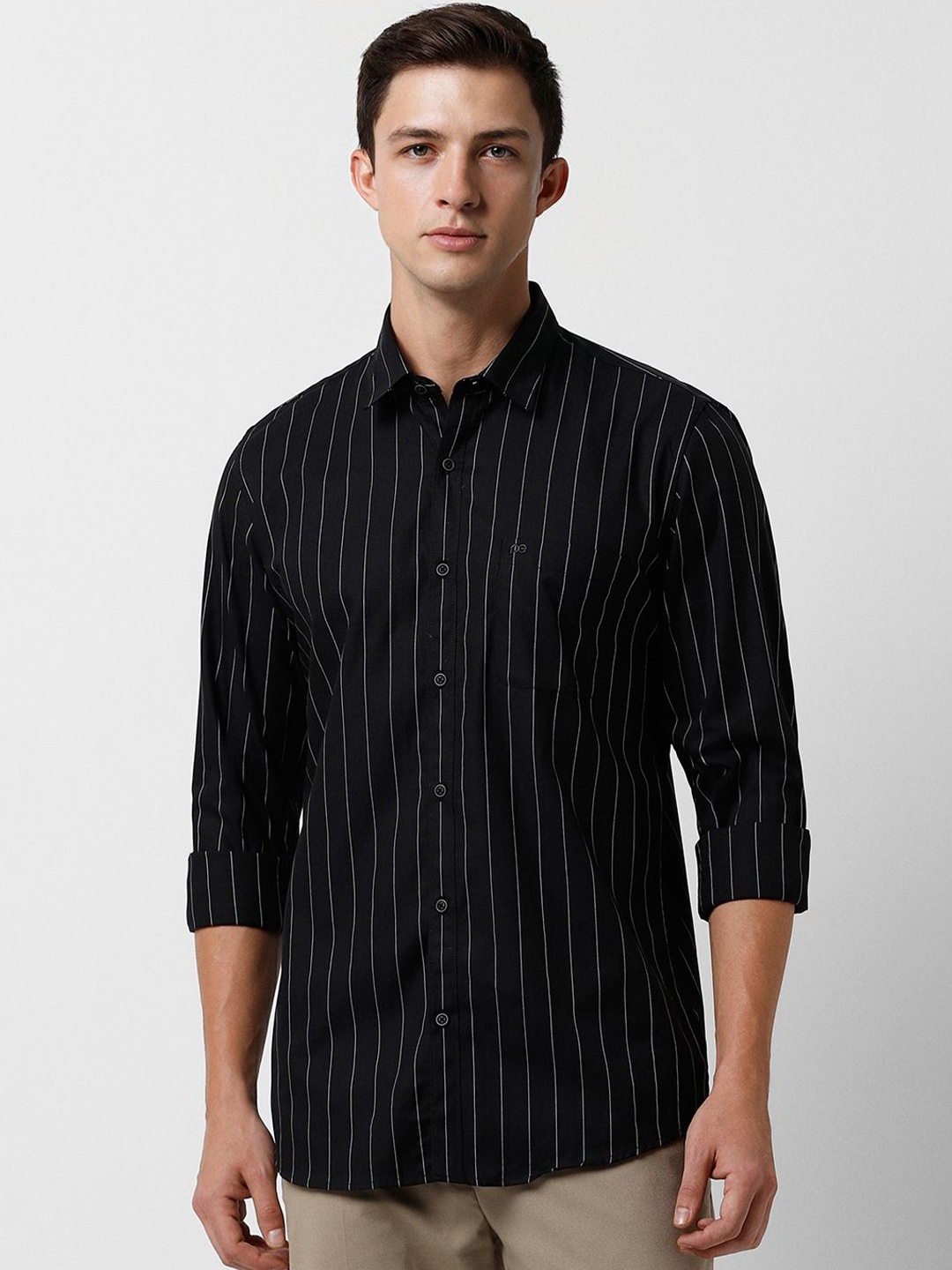 Peter England Casuals Men Slim Fit Spread Collar Vertical Striped Cotton Casual Shirt, Black
Peter England Casuals Men Slim Fit Spread Collar Vertical Striped Cotton Casual Shirt, Black