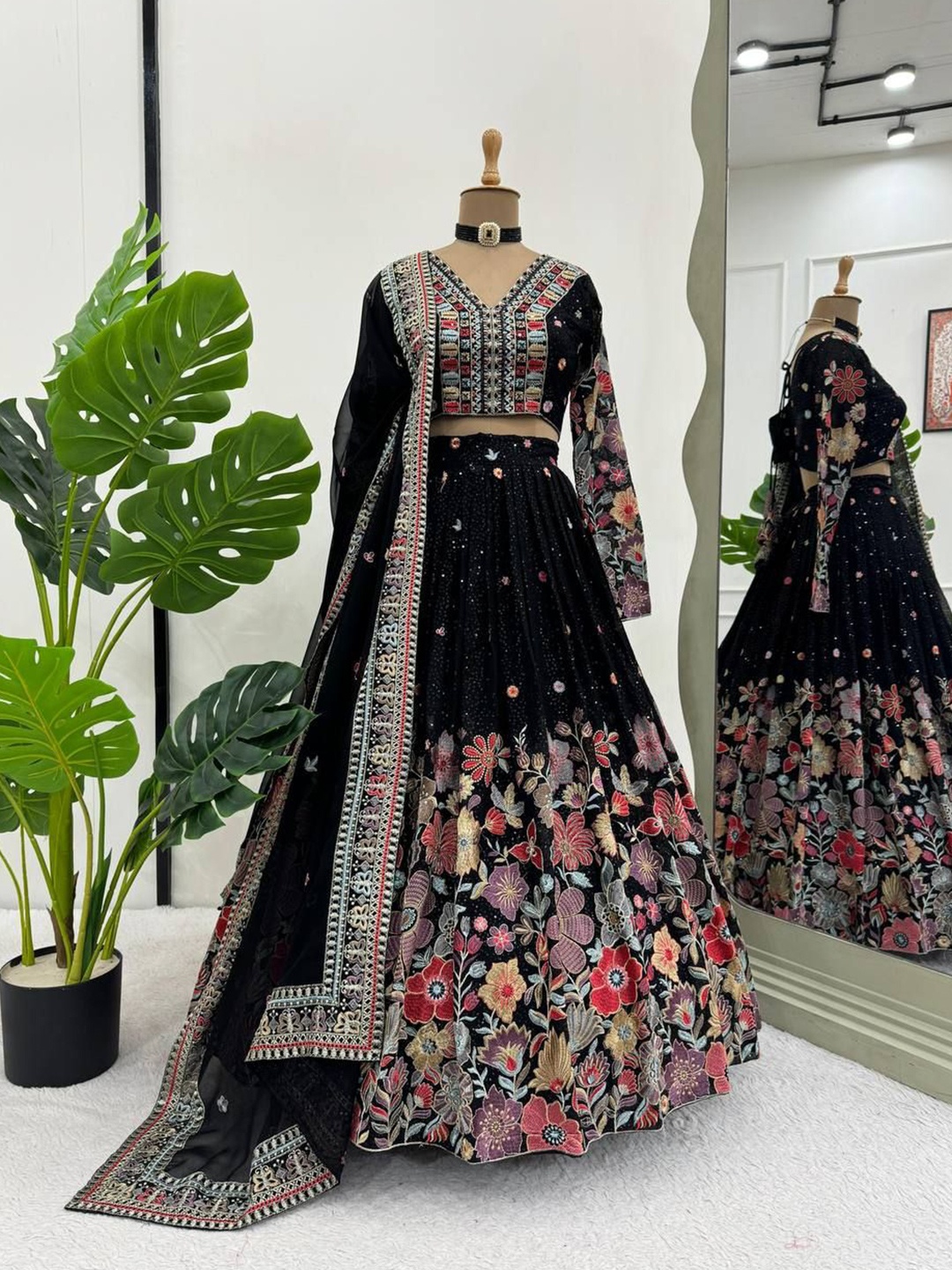 VILLE FASHION Embroidered Sequinned Semi-Stitched Lehenga & Unstitched Blouse With Dupatta, Black
VILLE FASHION Embroidered Sequinned Semi-Stitched Lehenga & Unstitched Blouse With Dupatta, Black